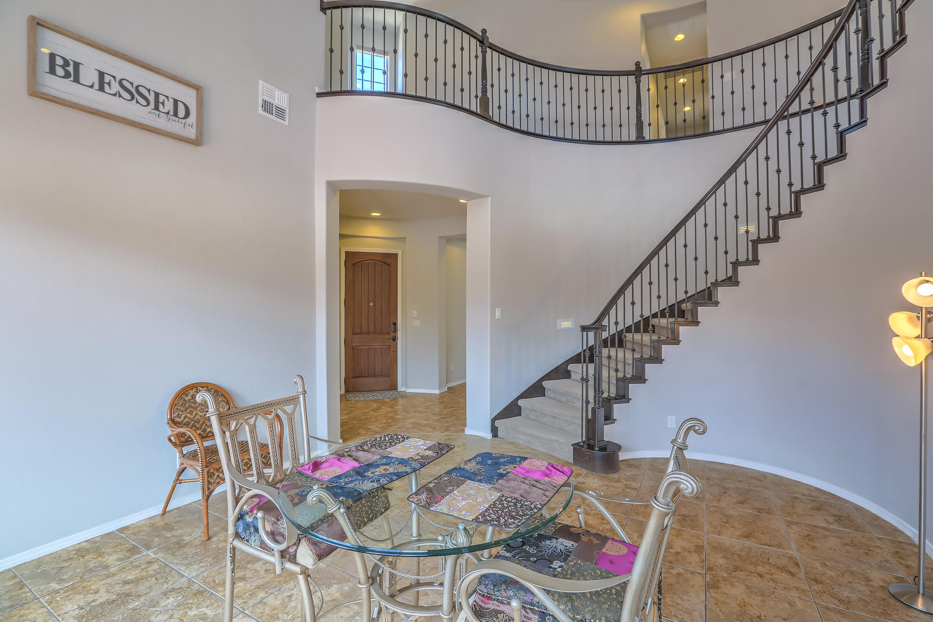 45 VISTA HERMOSA Place NE