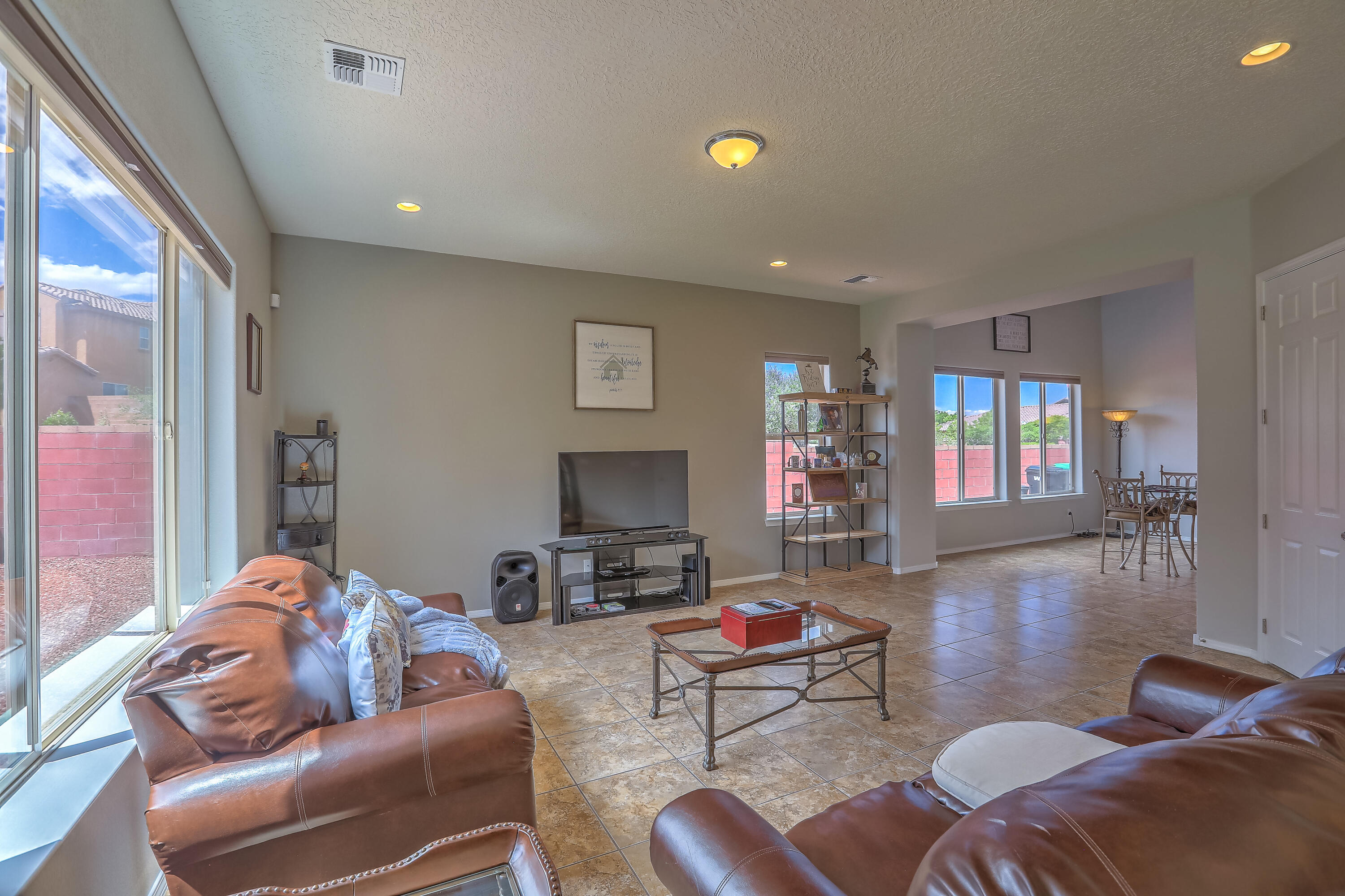 45 VISTA HERMOSA Place NE