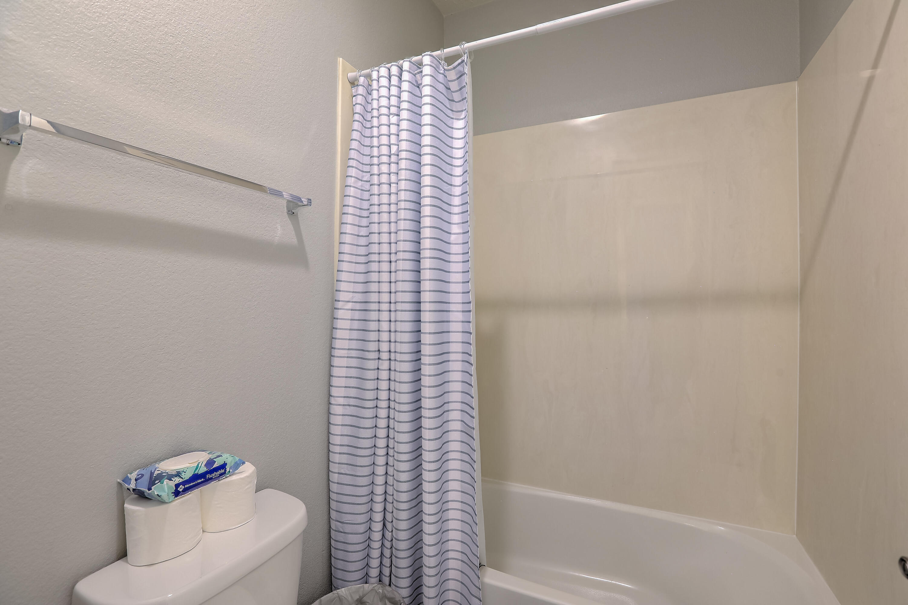 45 VISTA HERMOSA Place NE