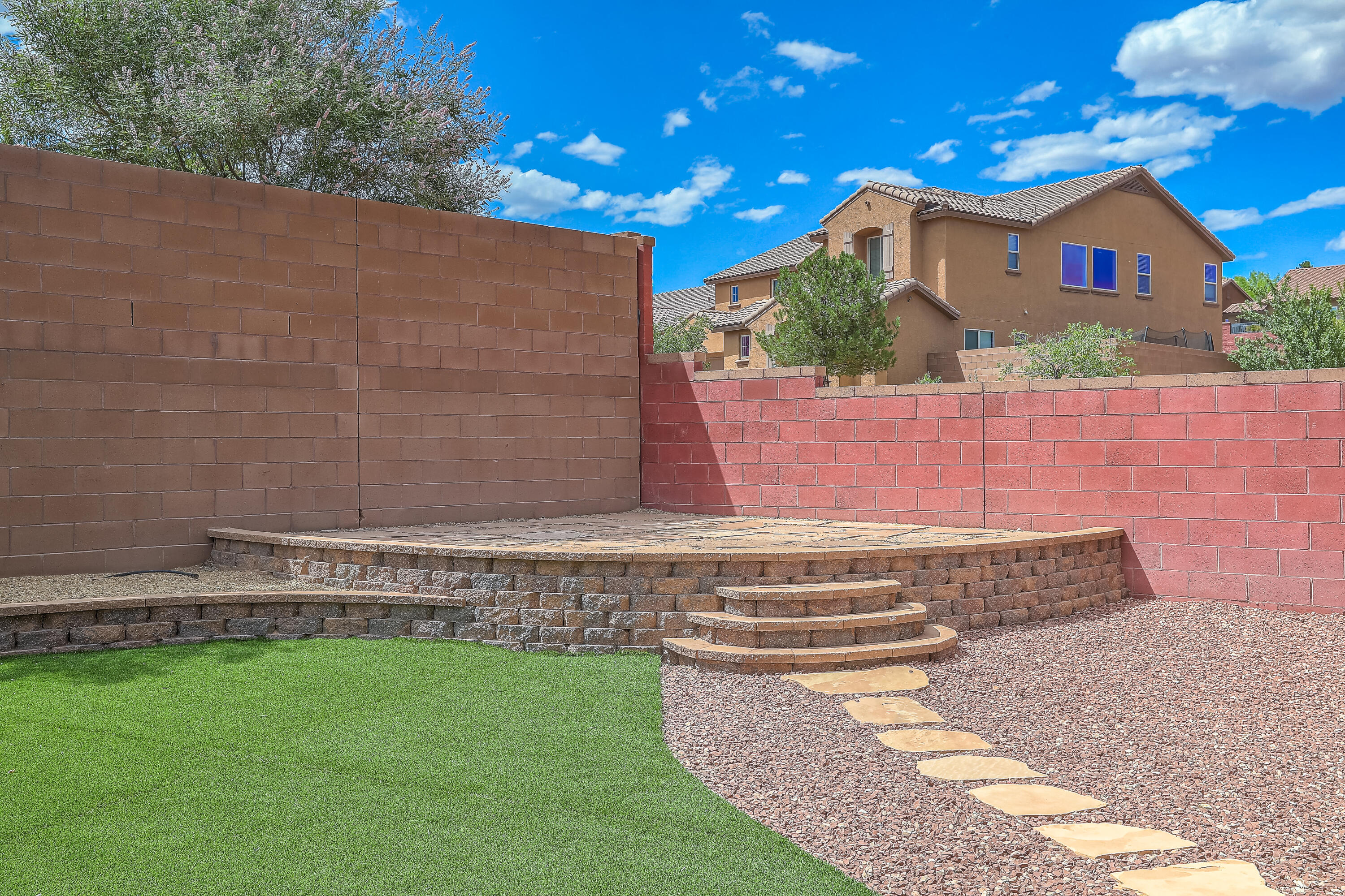 45 VISTA HERMOSA Place NE