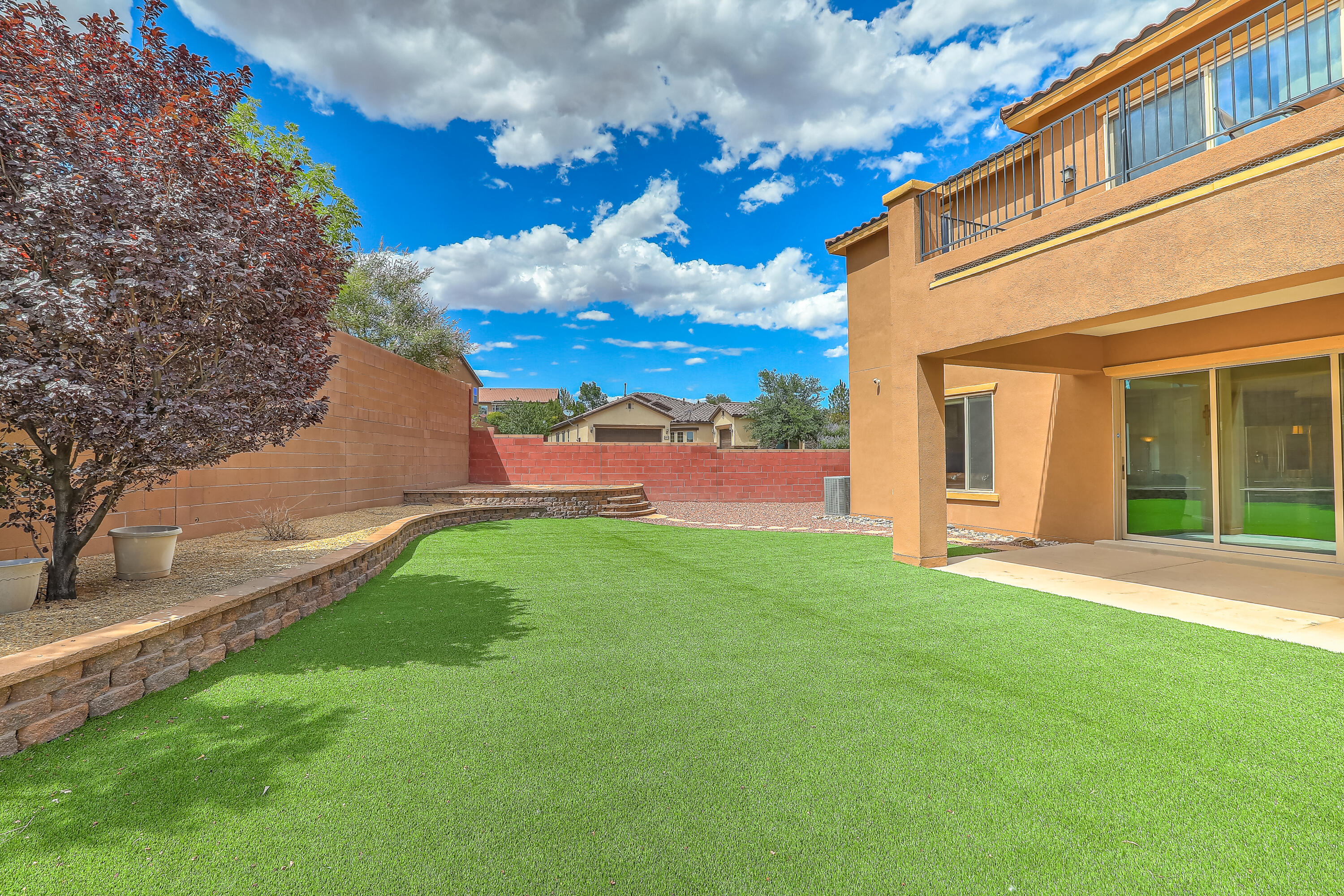 45 VISTA HERMOSA Place NE