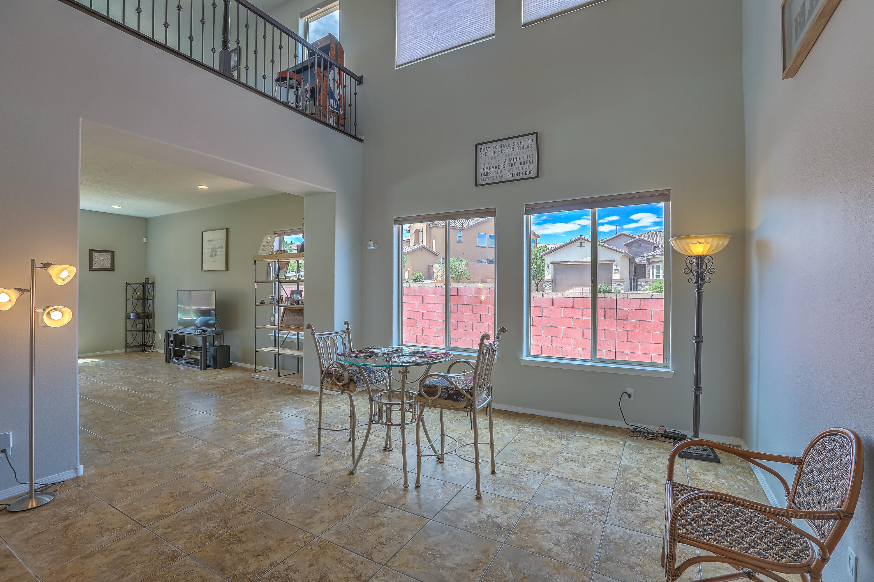 45 VISTA HERMOSA Place NE
