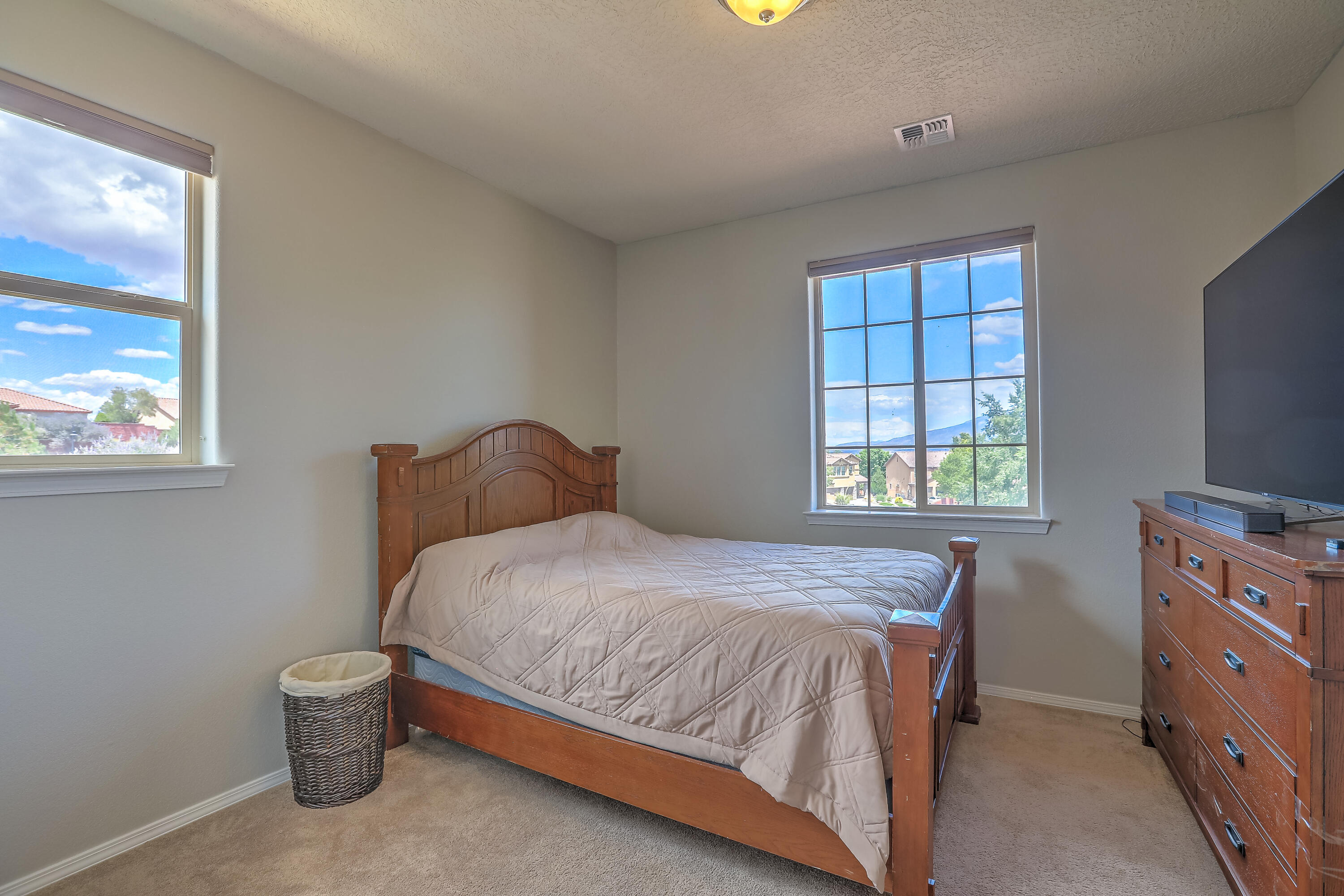 45 VISTA HERMOSA Place NE