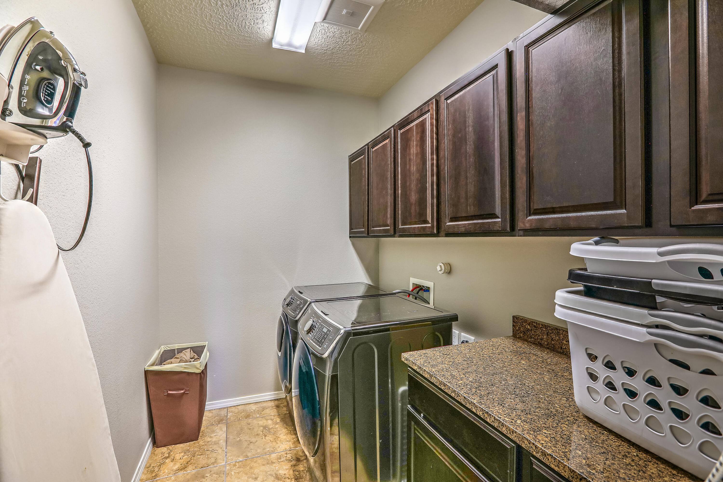 45 VISTA HERMOSA Place NE