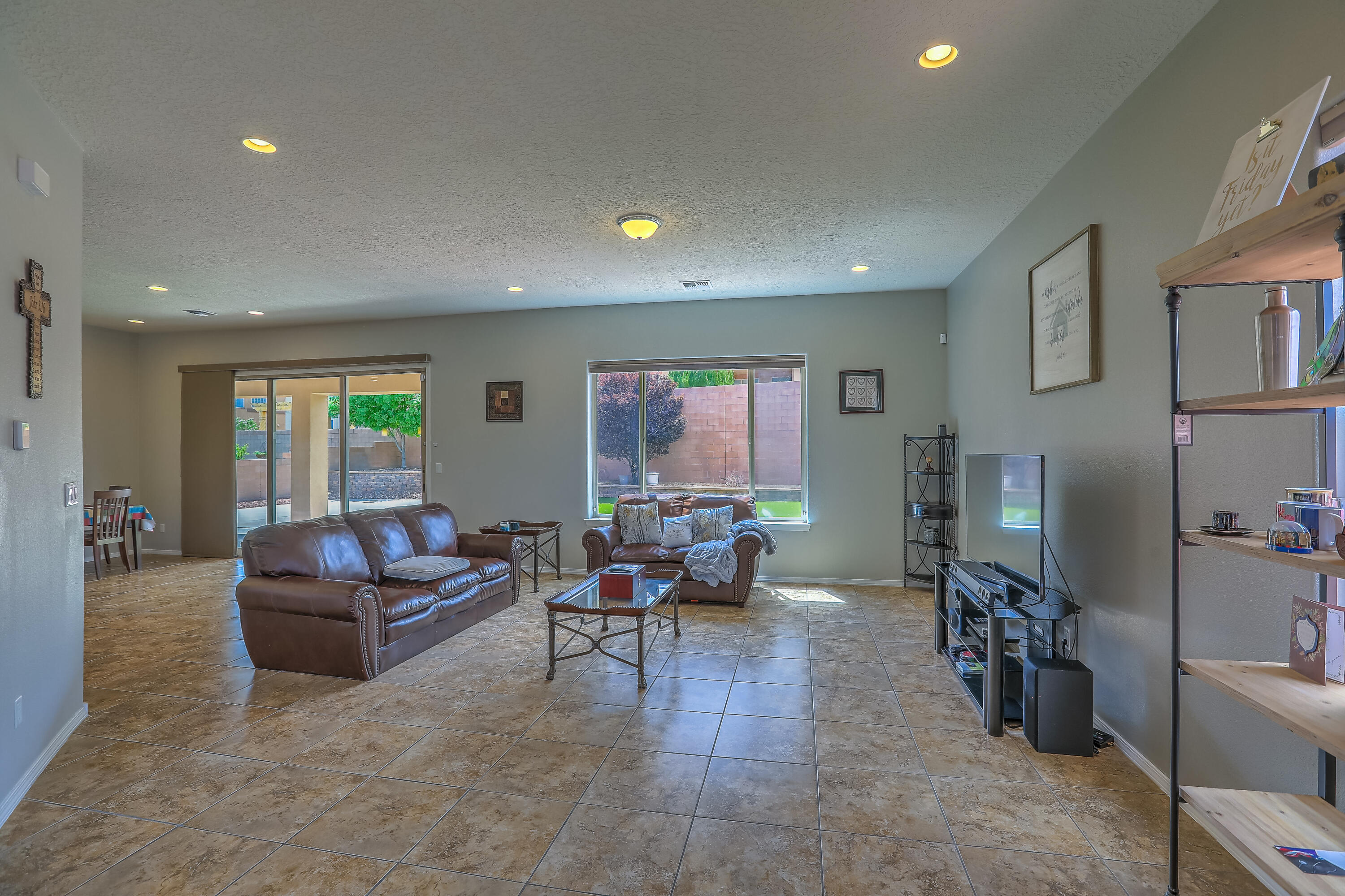 45 VISTA HERMOSA Place NE