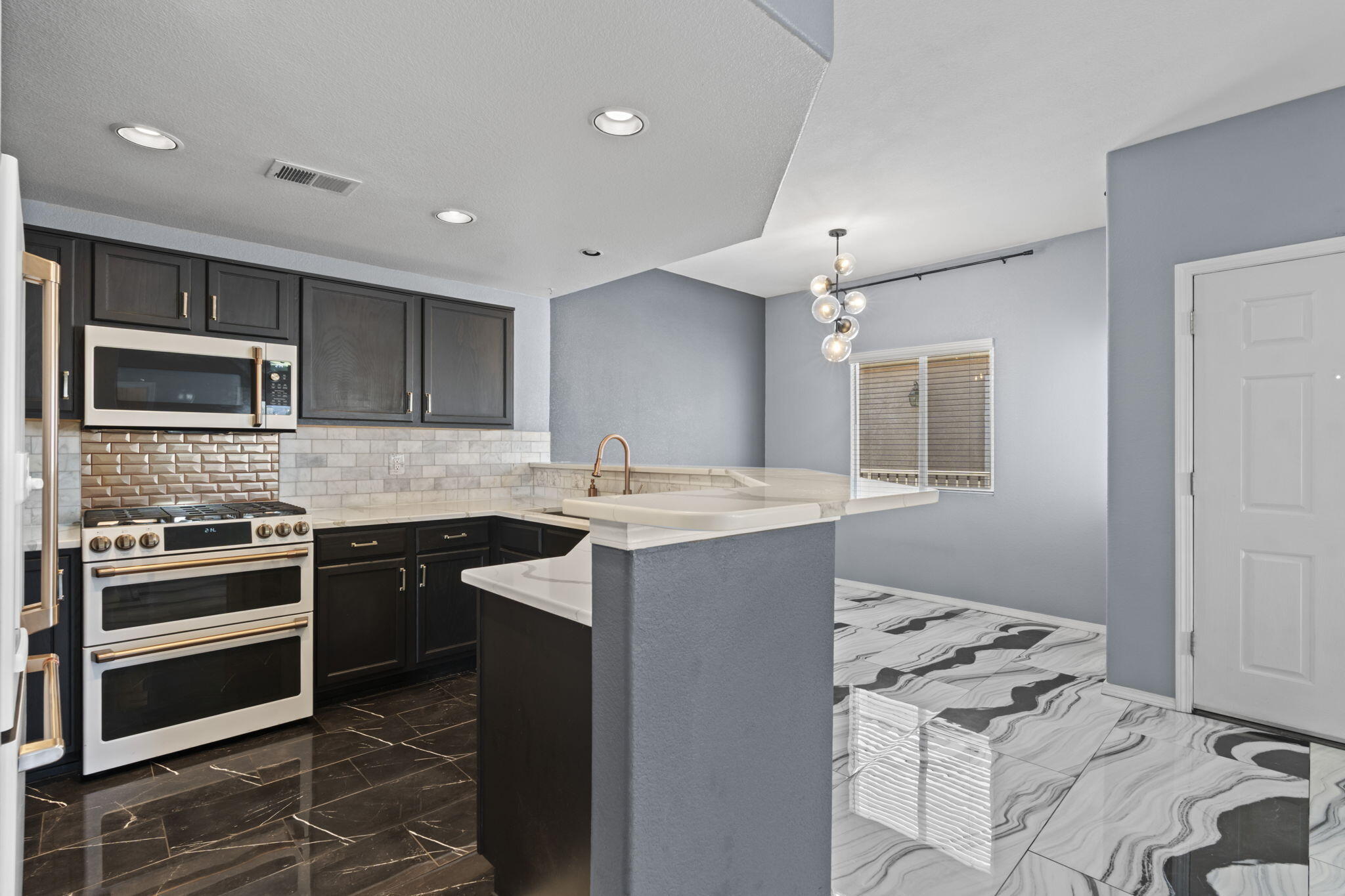 6800 Vista Del Norte Drive NE 2526