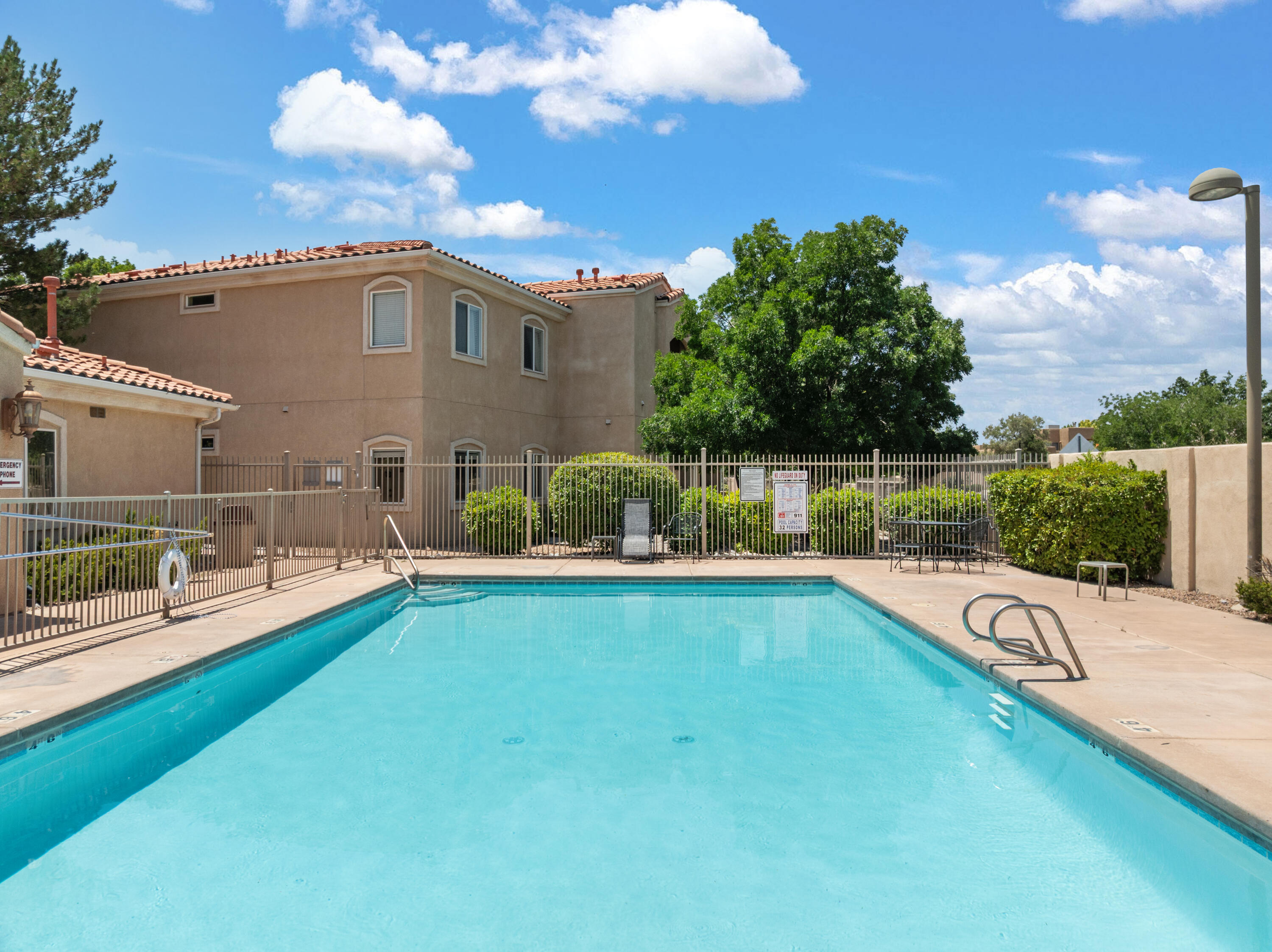 6800 Vista Del Norte Drive NE 2526