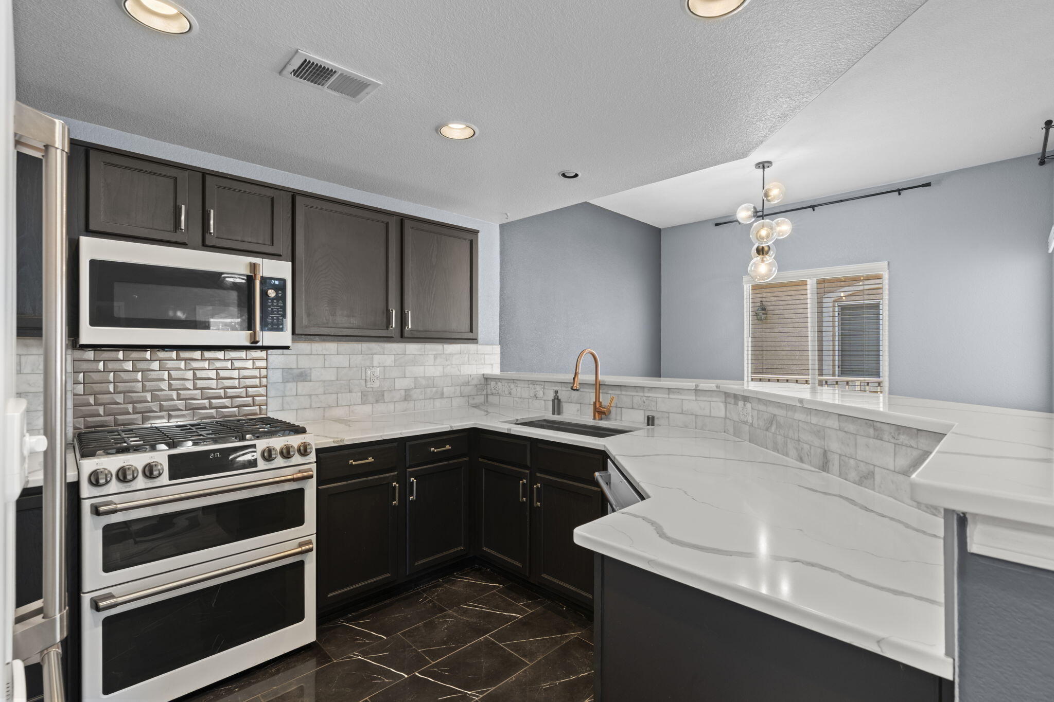 6800 Vista Del Norte Drive NE 2526