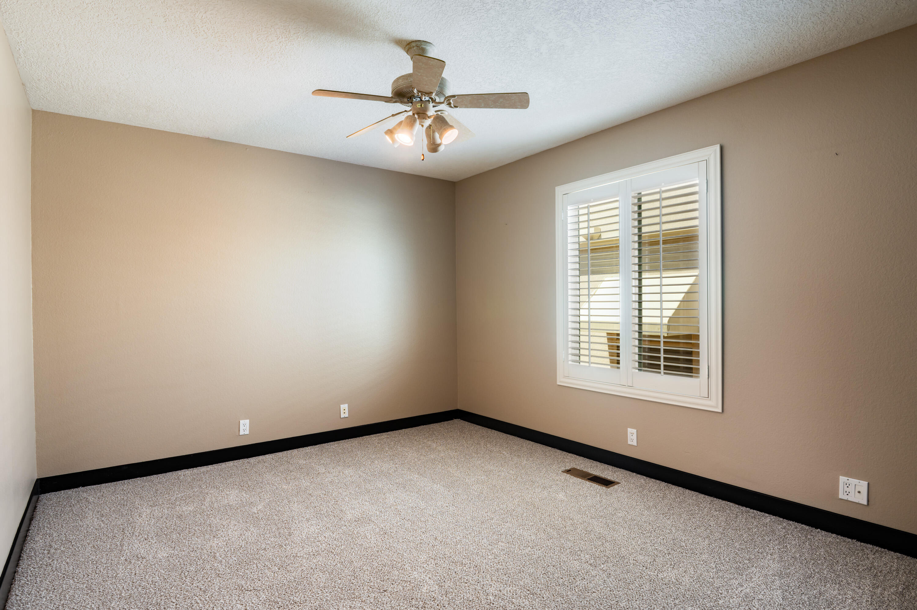 12808 DESERT SKY Avenue NE