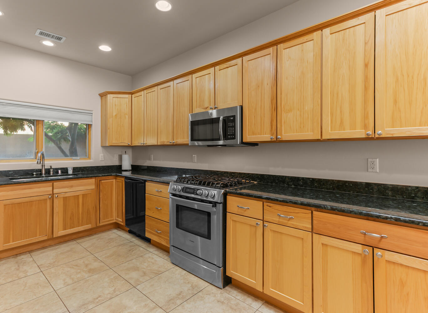 31 WIND Road NW