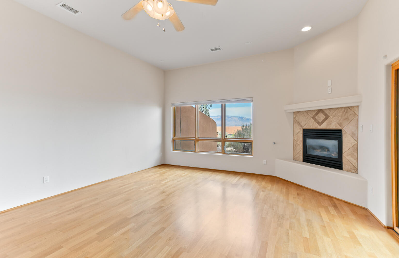 31 WIND Road NW