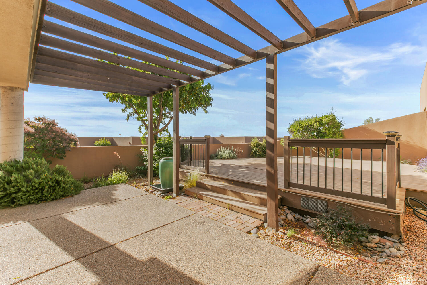 31 WIND Road NW