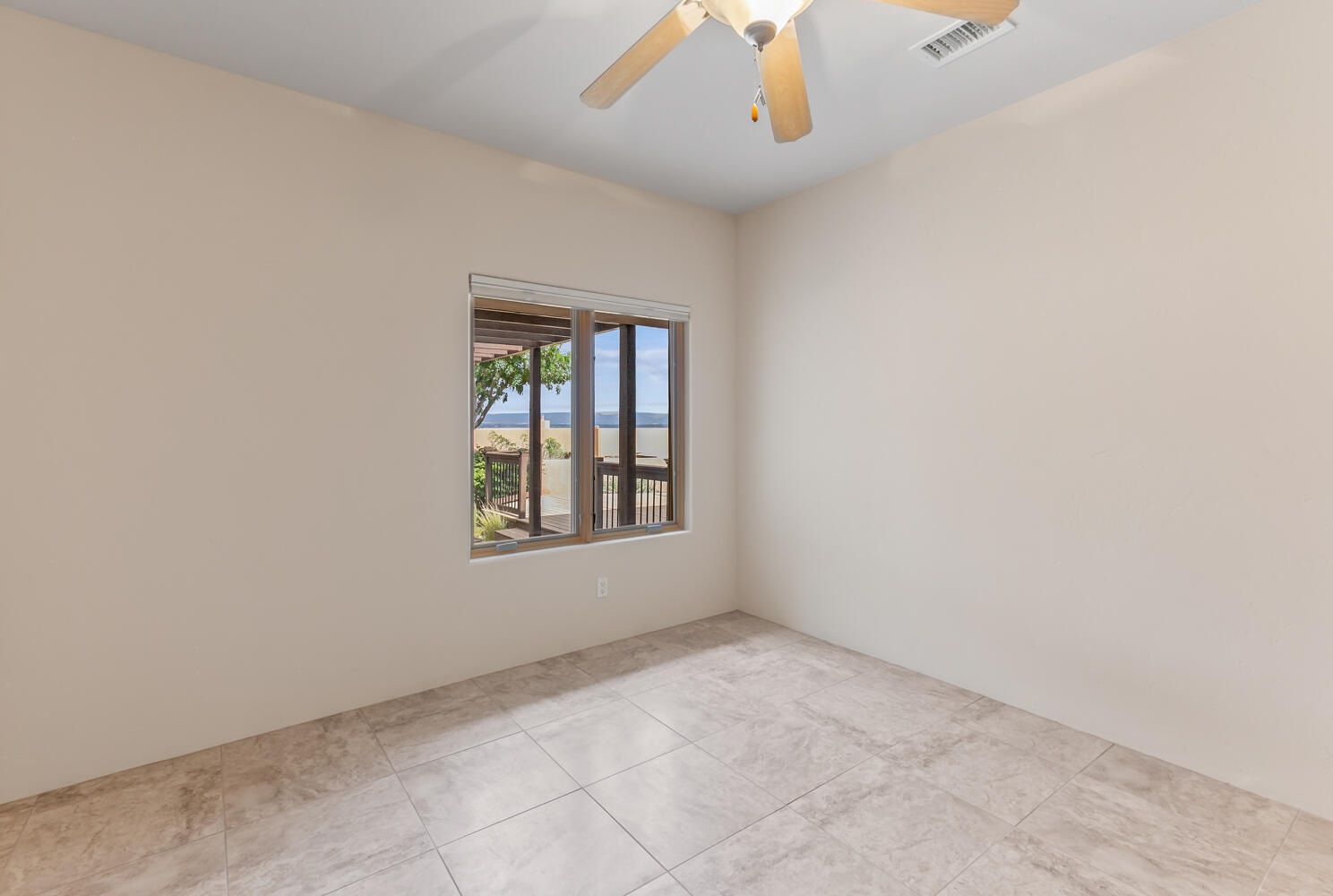 31 WIND Road NW