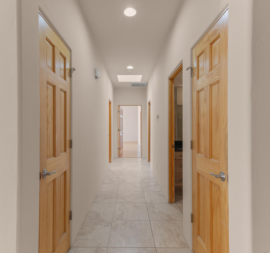 31 WIND Road NW