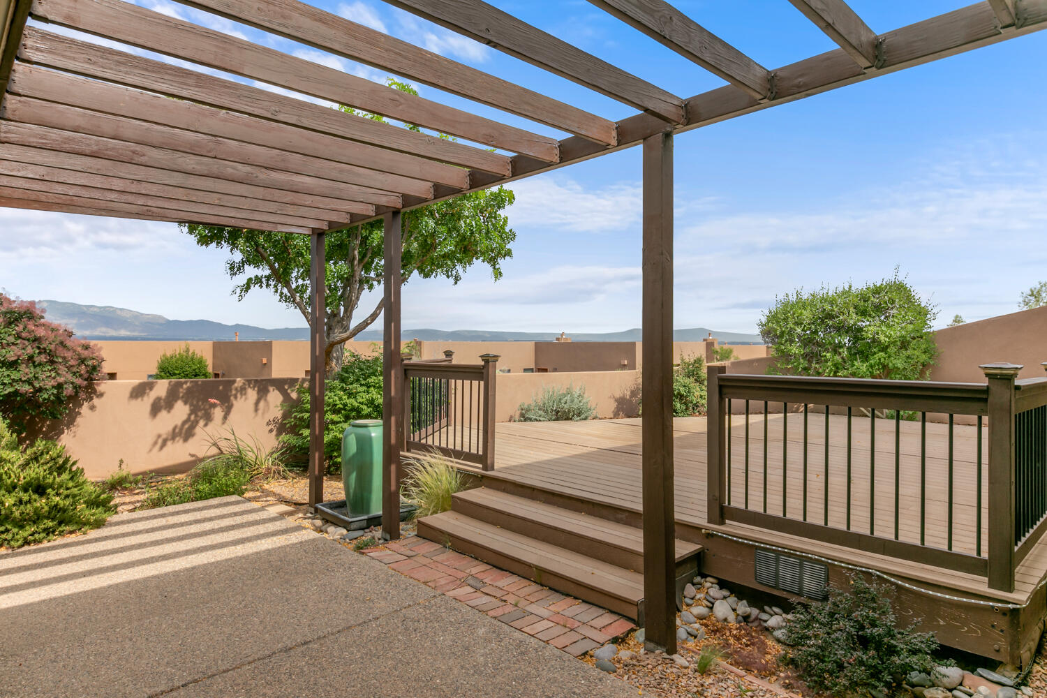31 WIND Road NW
