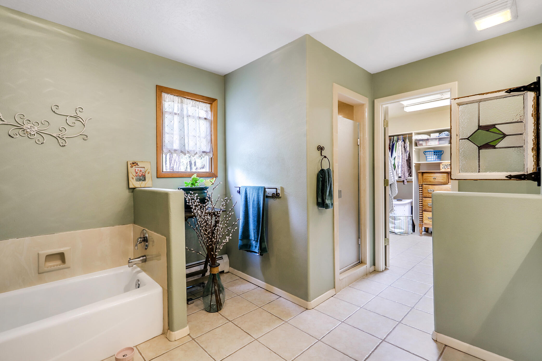 109 CAROLINO CANYON Road