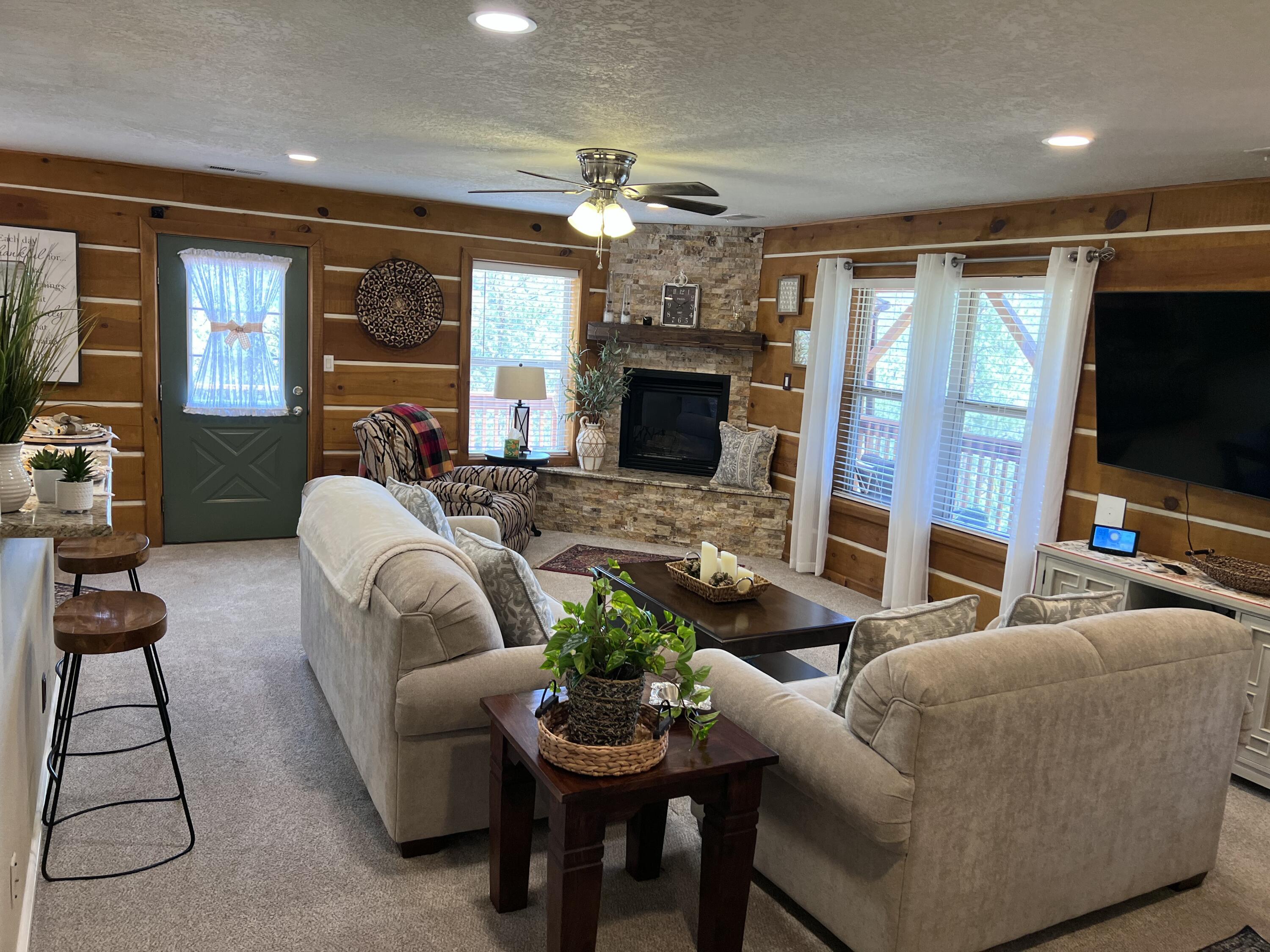 1691 PONDEROSA Drive