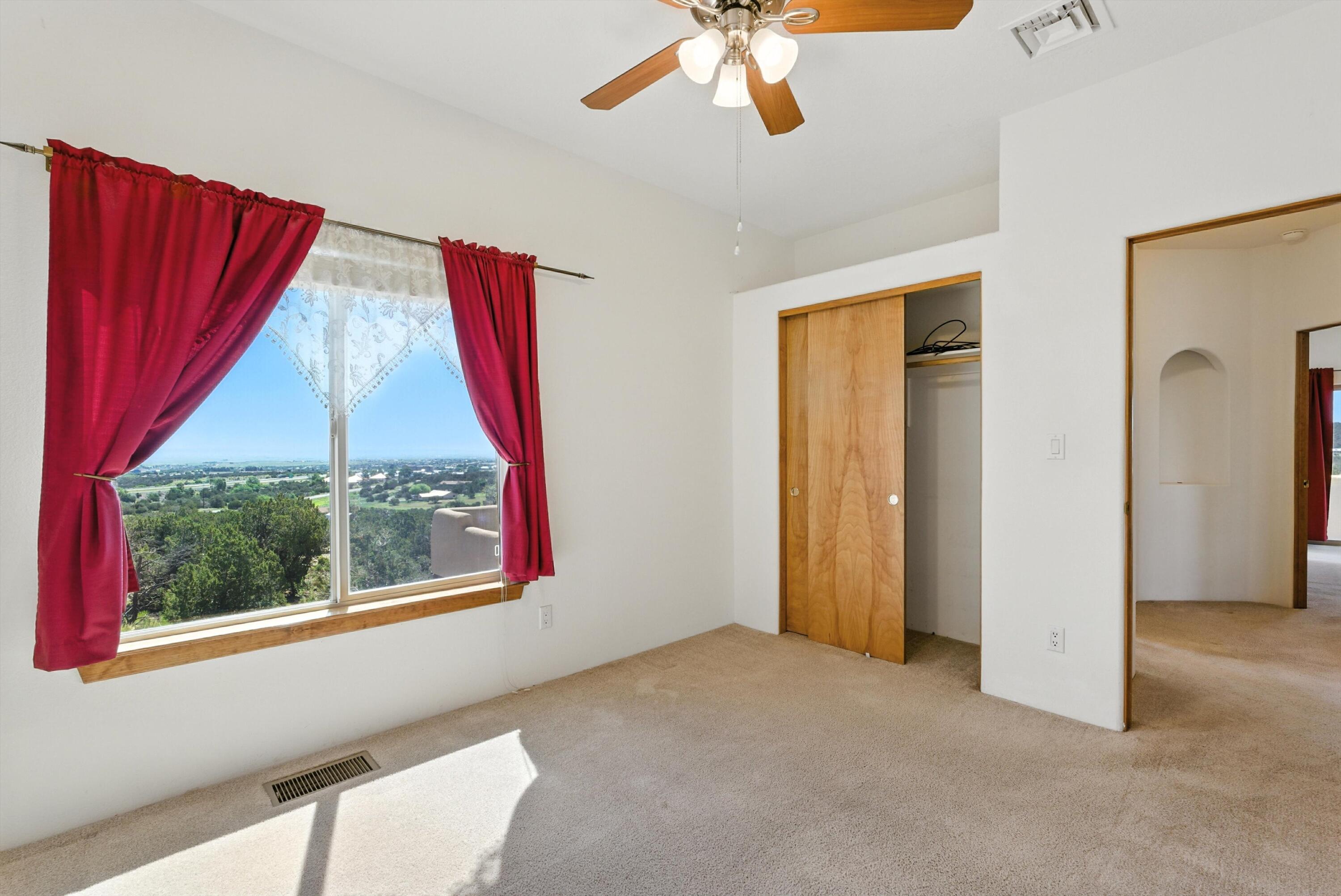 6 DELANTE Court