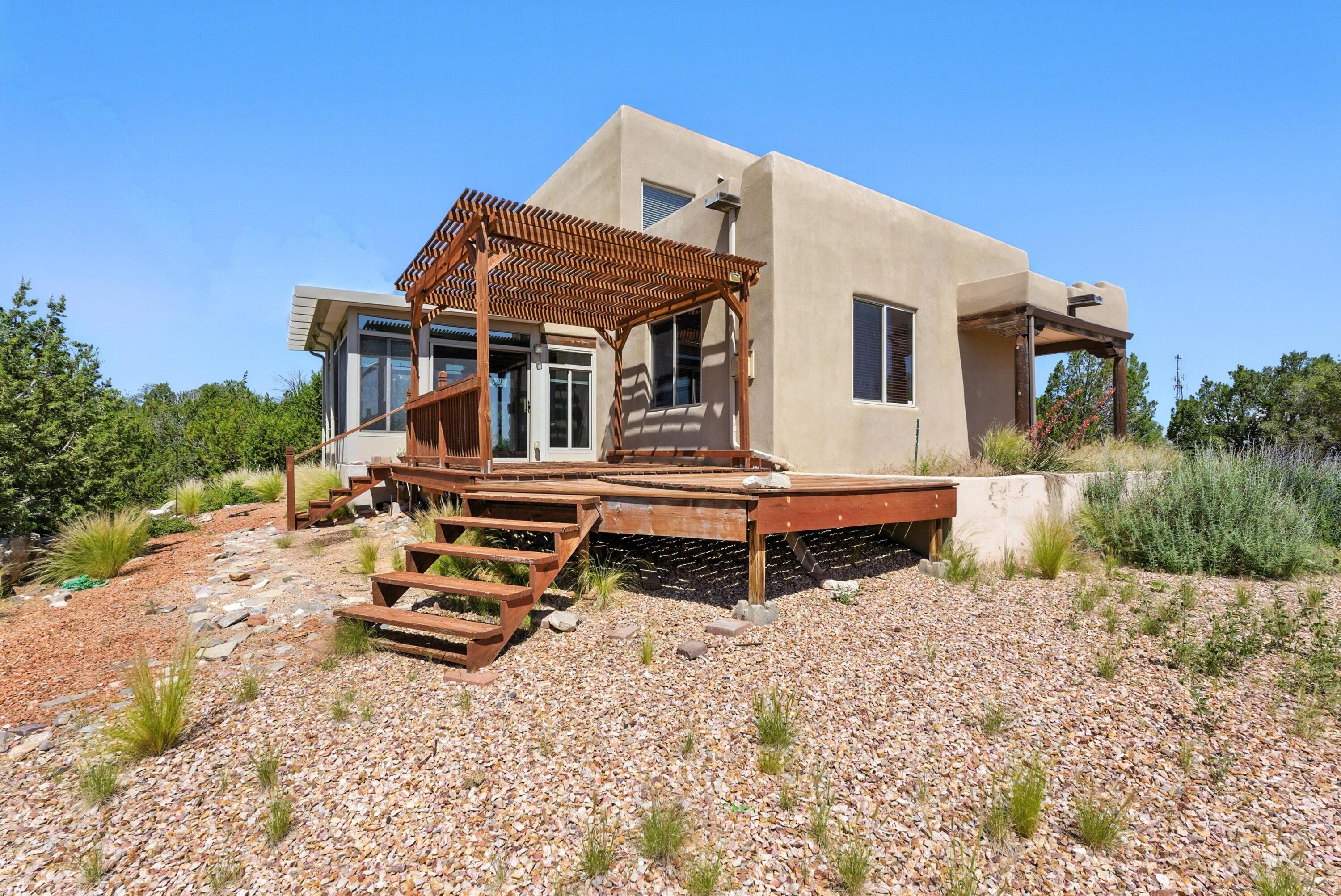 6 DELANTE Court