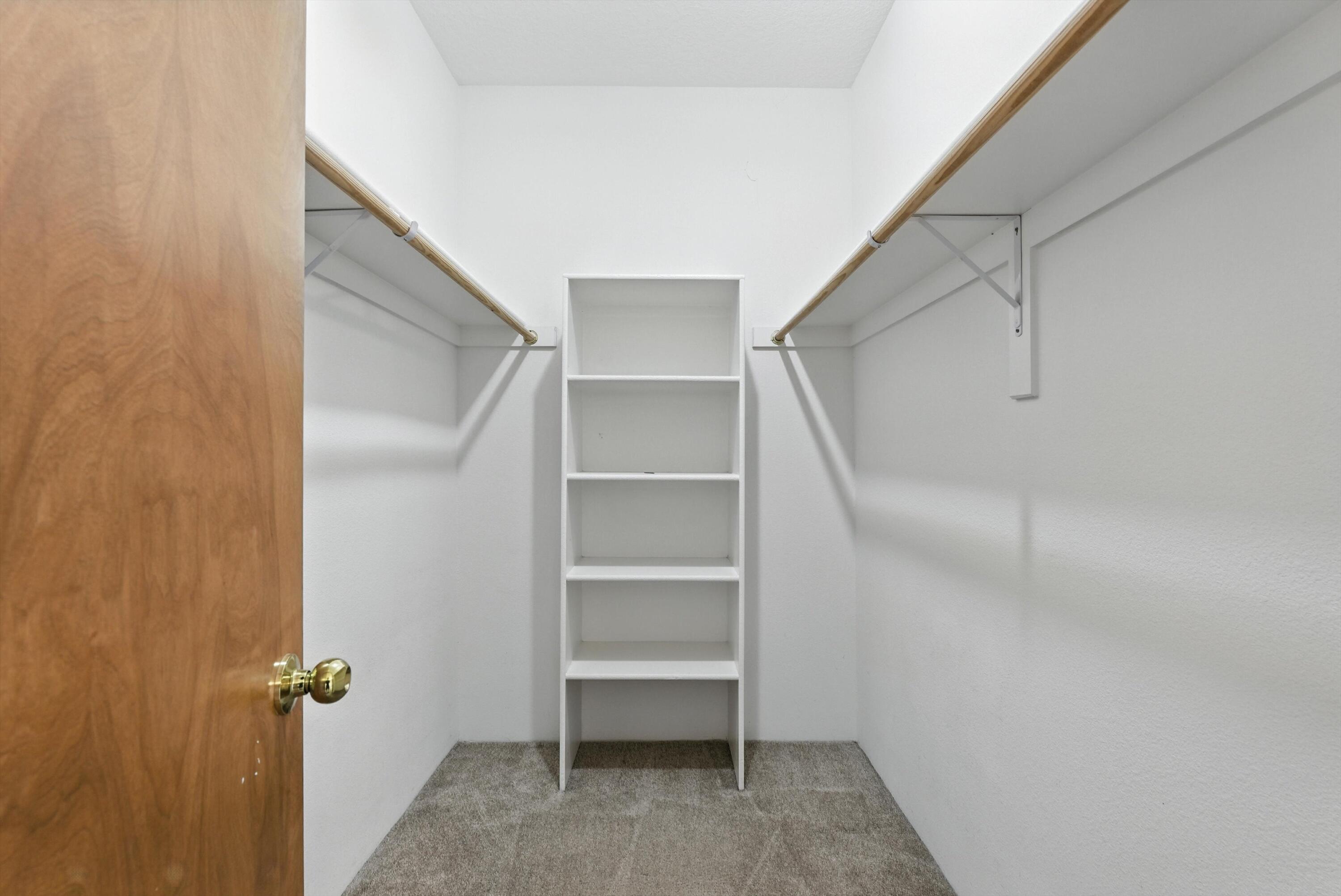 6 DELANTE Court