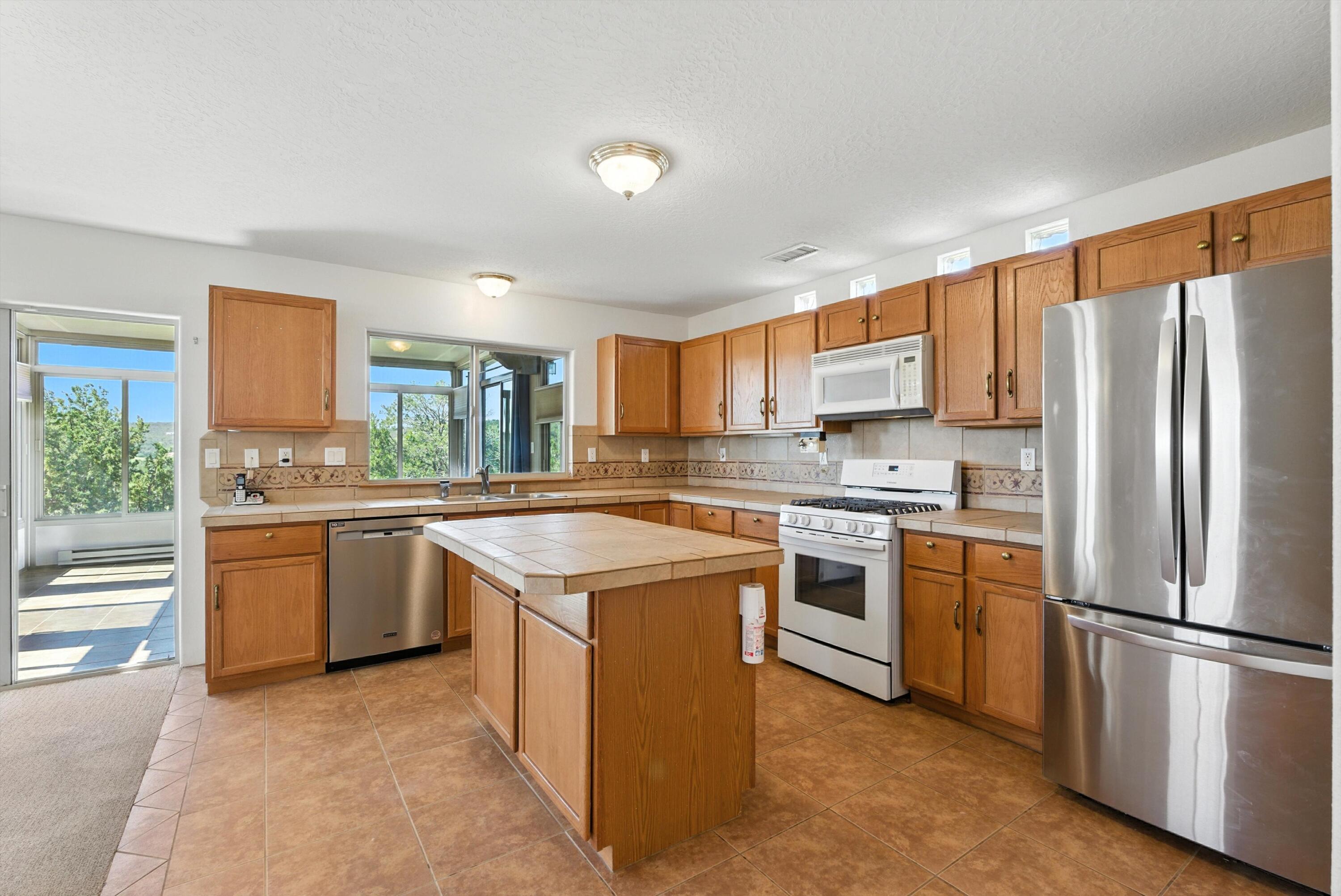 6 DELANTE Court