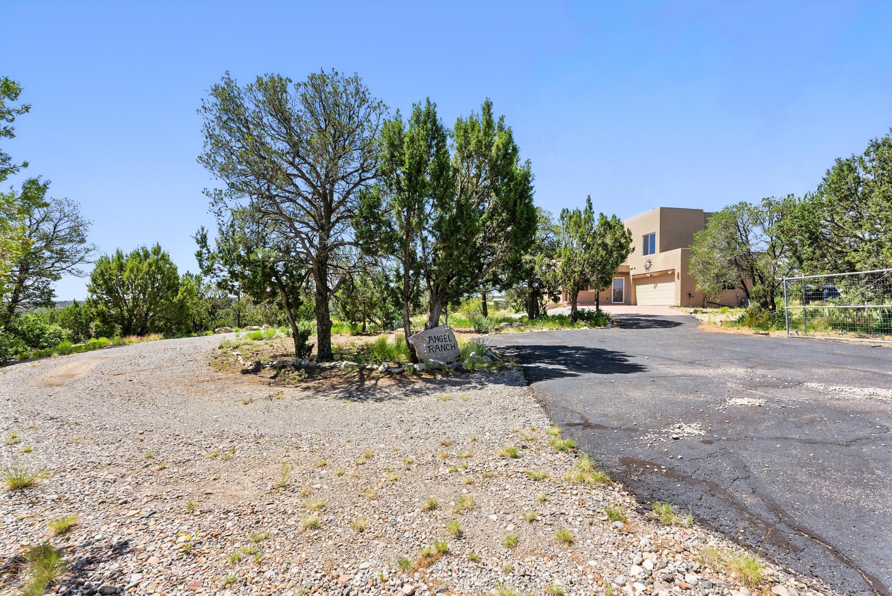 6 DELANTE Court