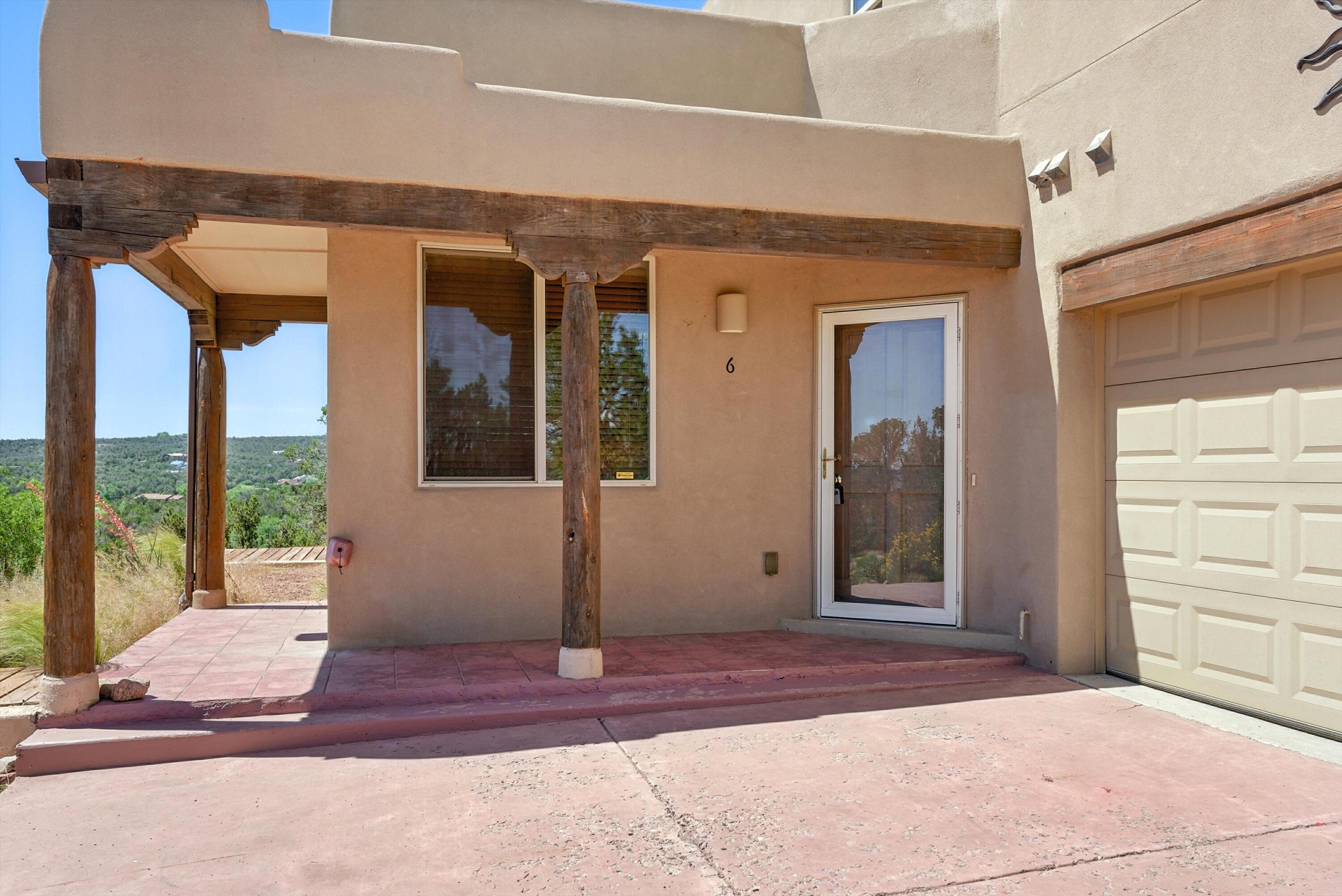 6 DELANTE Court