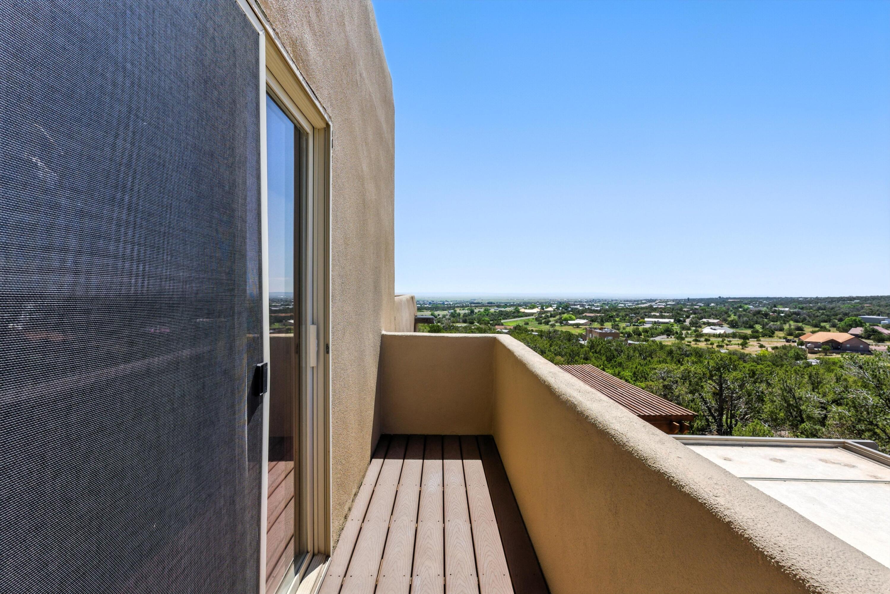 6 DELANTE Court