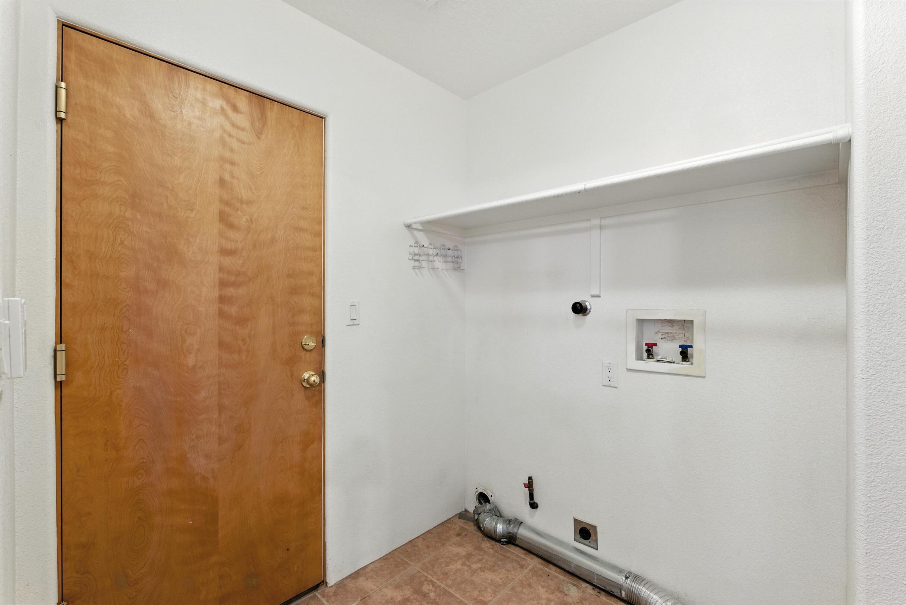 6 DELANTE Court