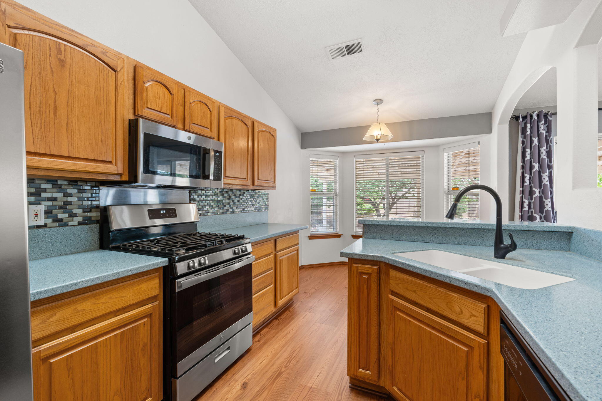 1616 Cerro Vista Loop NW