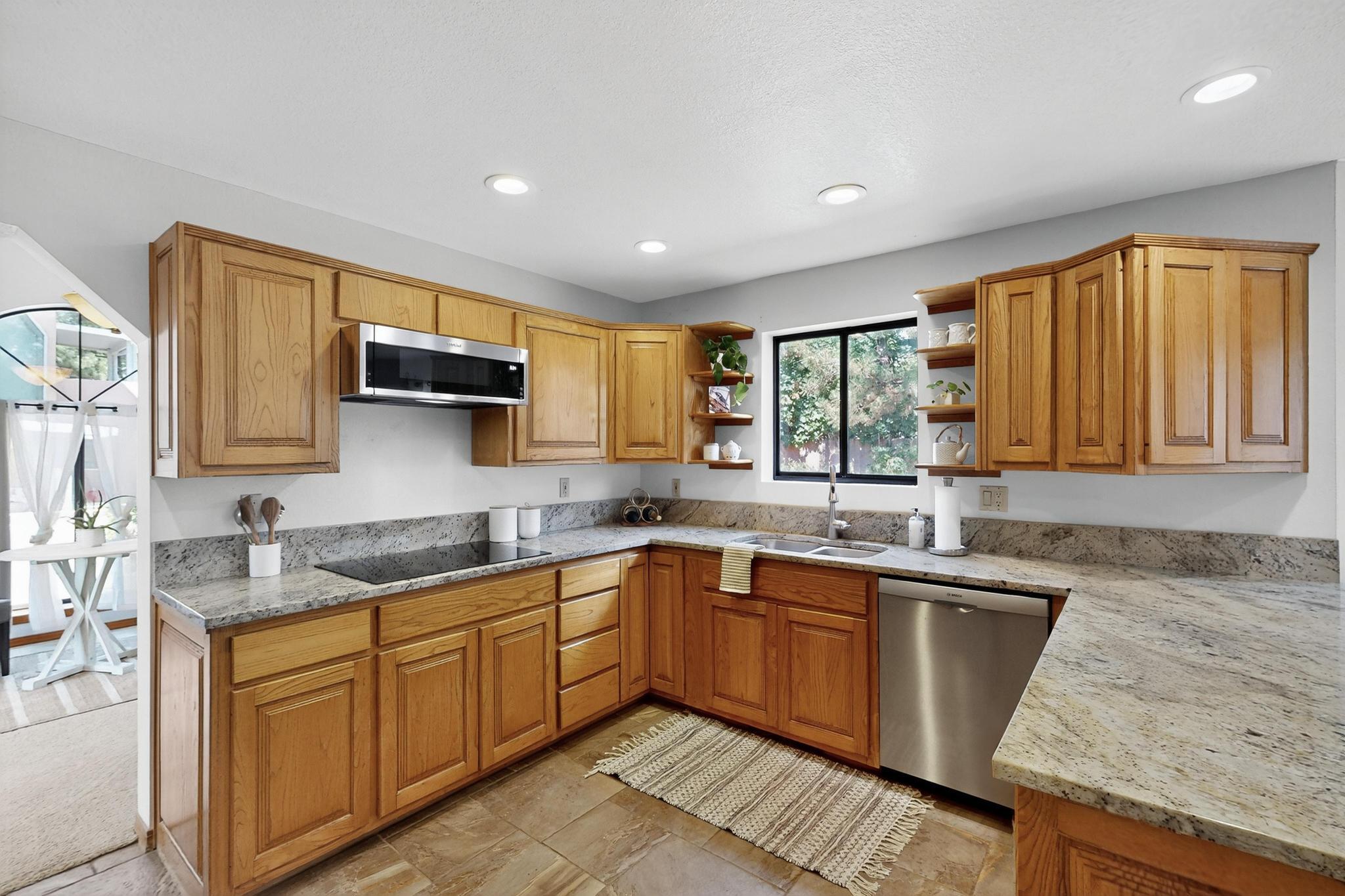 12404 Tamarac Trail NE