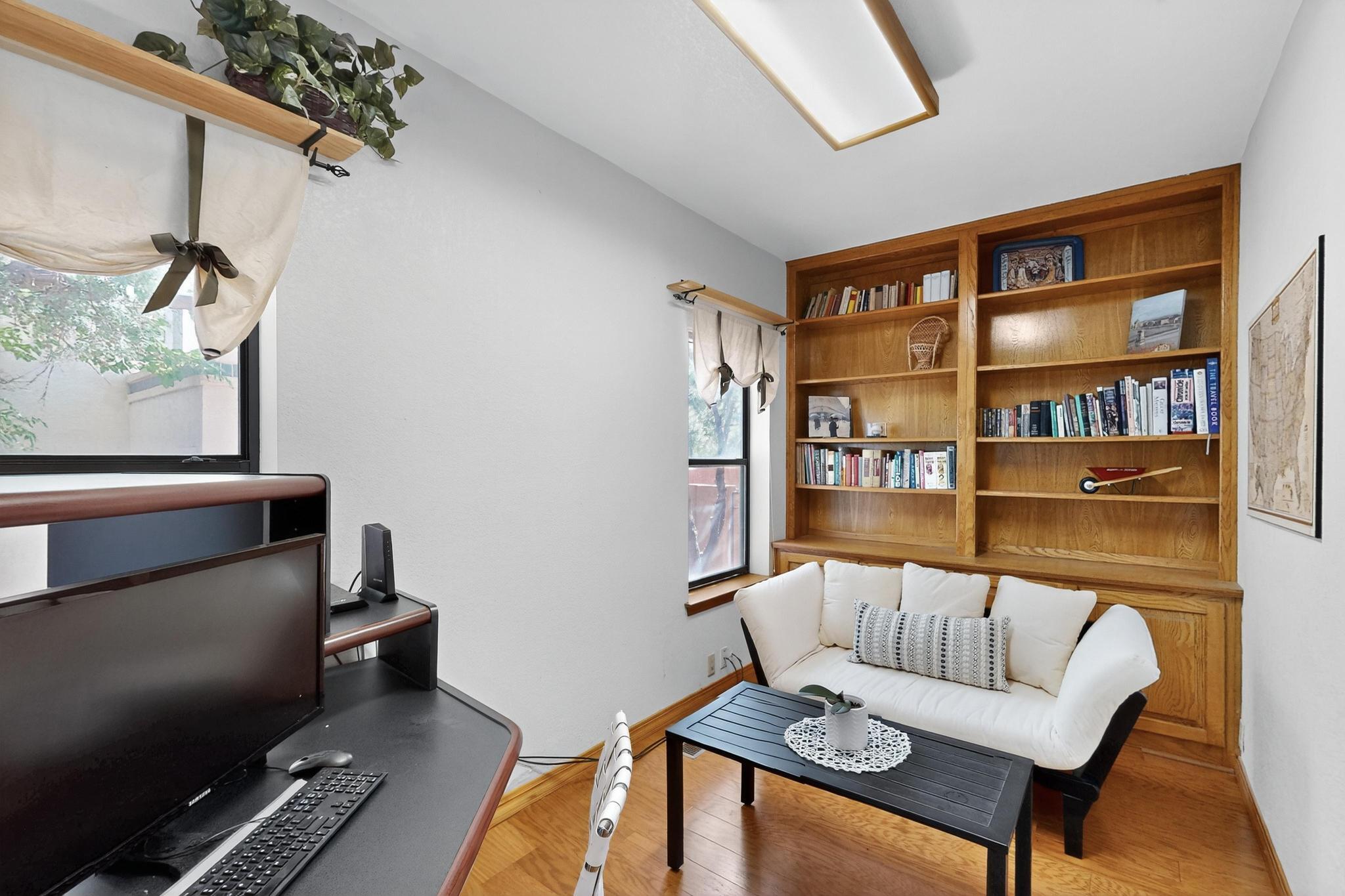 12404 Tamarac Trail NE
