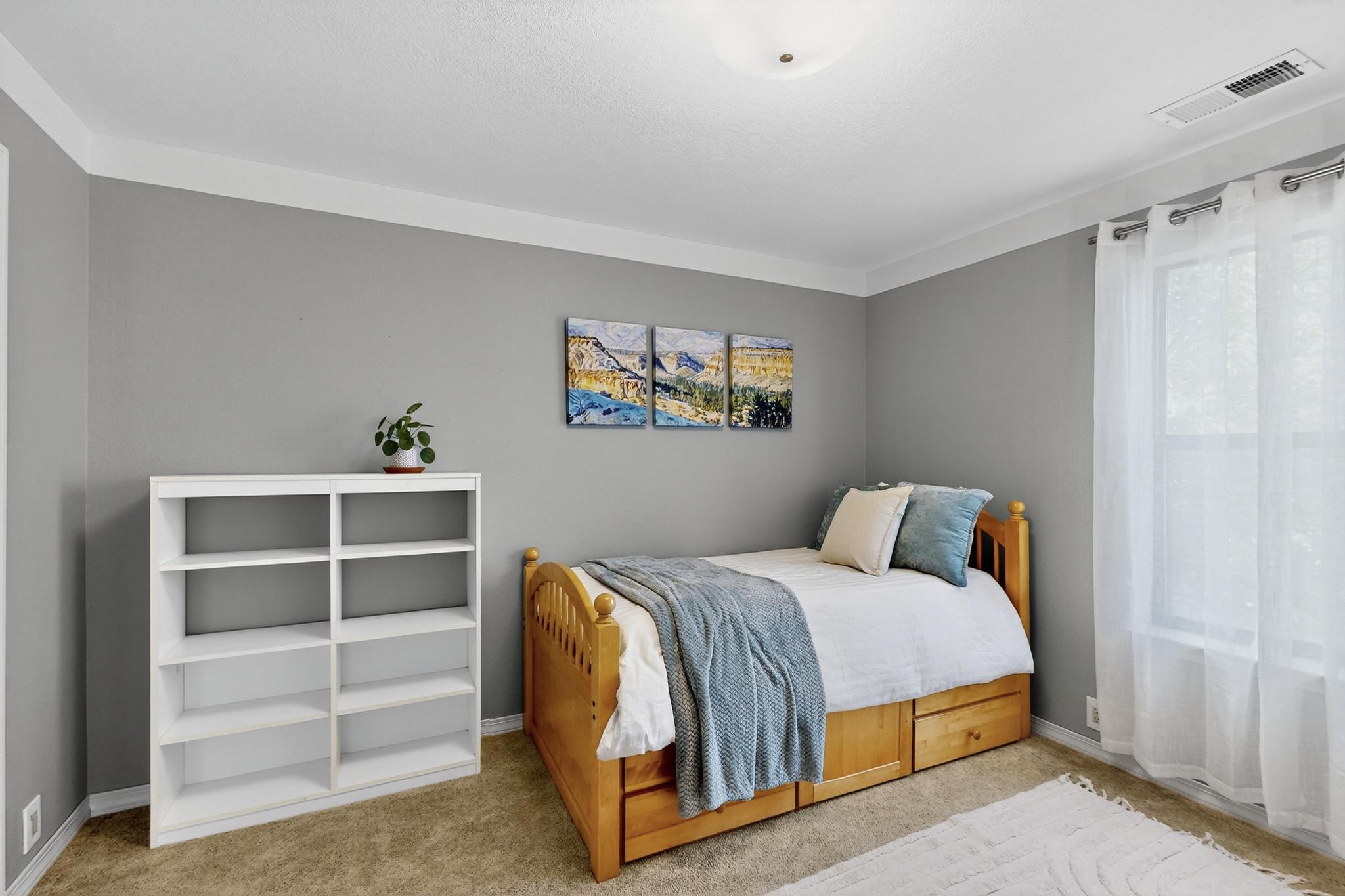 12404 Tamarac Trail NE