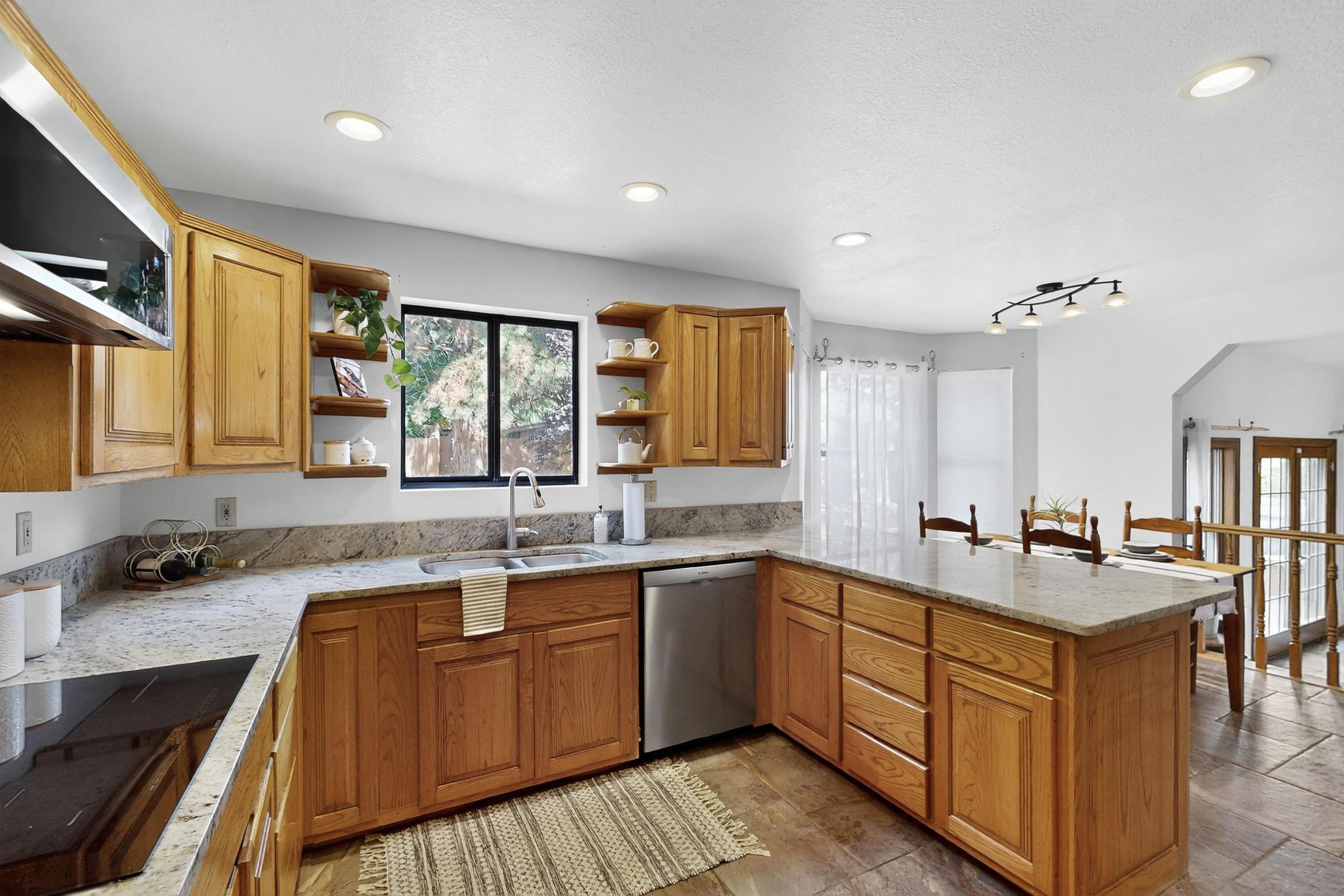 12404 Tamarac Trail NE
