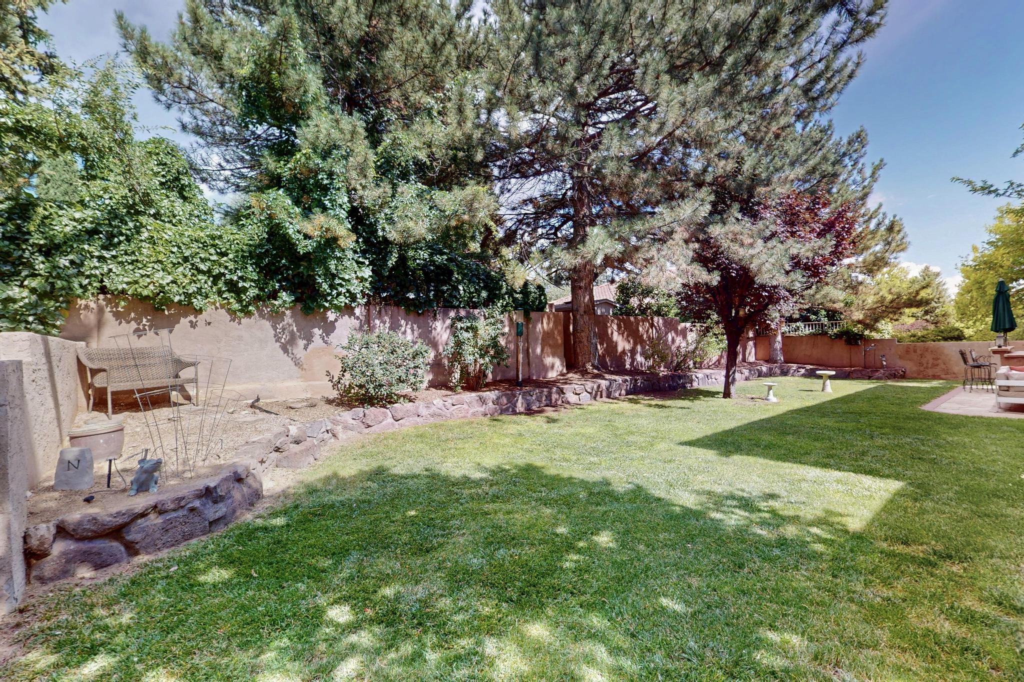 12404 Tamarac Trail NE