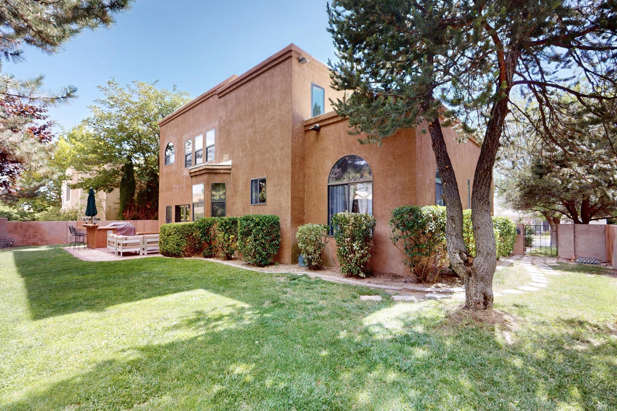 12404 Tamarac Trail NE