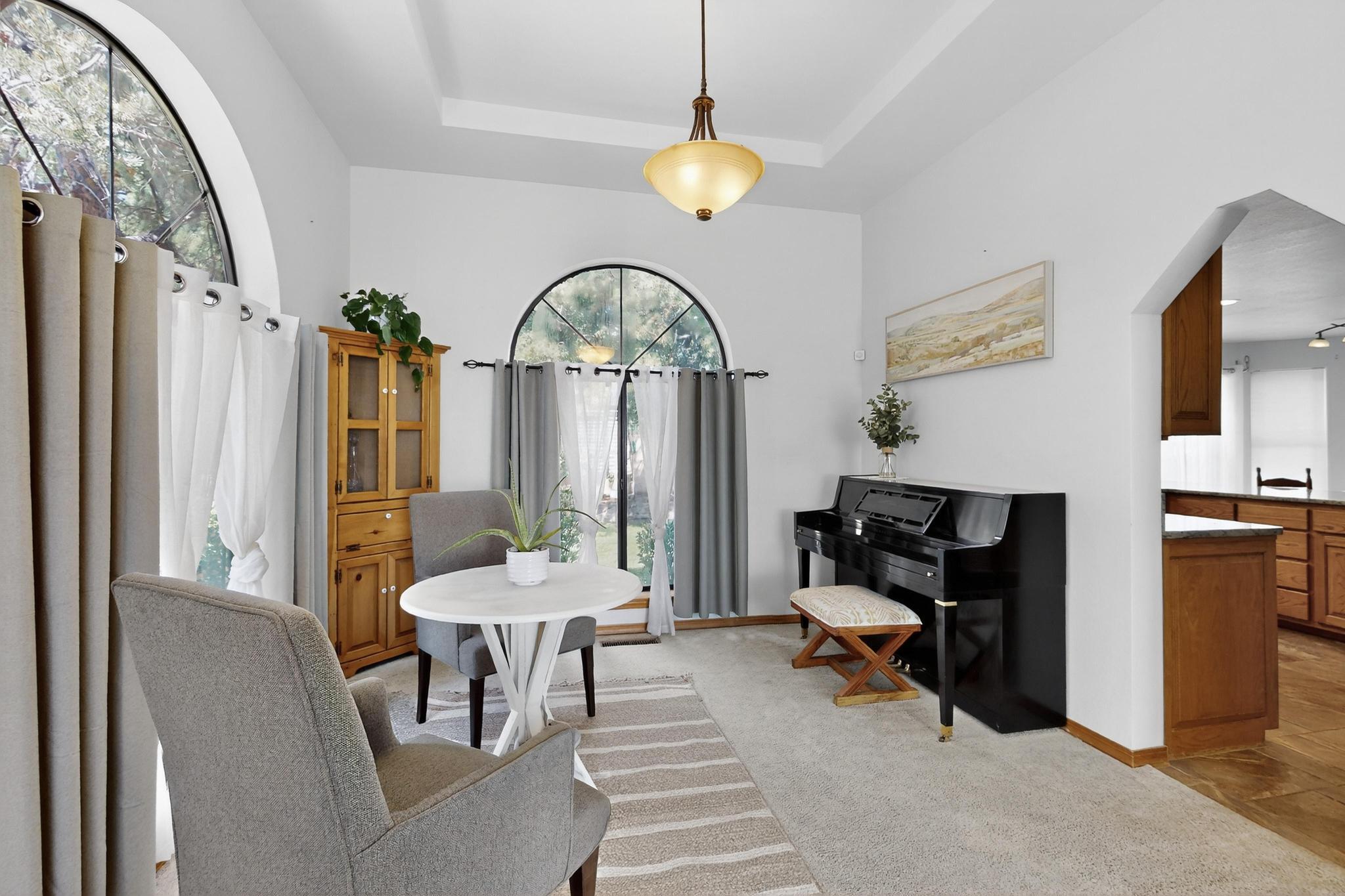 12404 Tamarac Trail NE