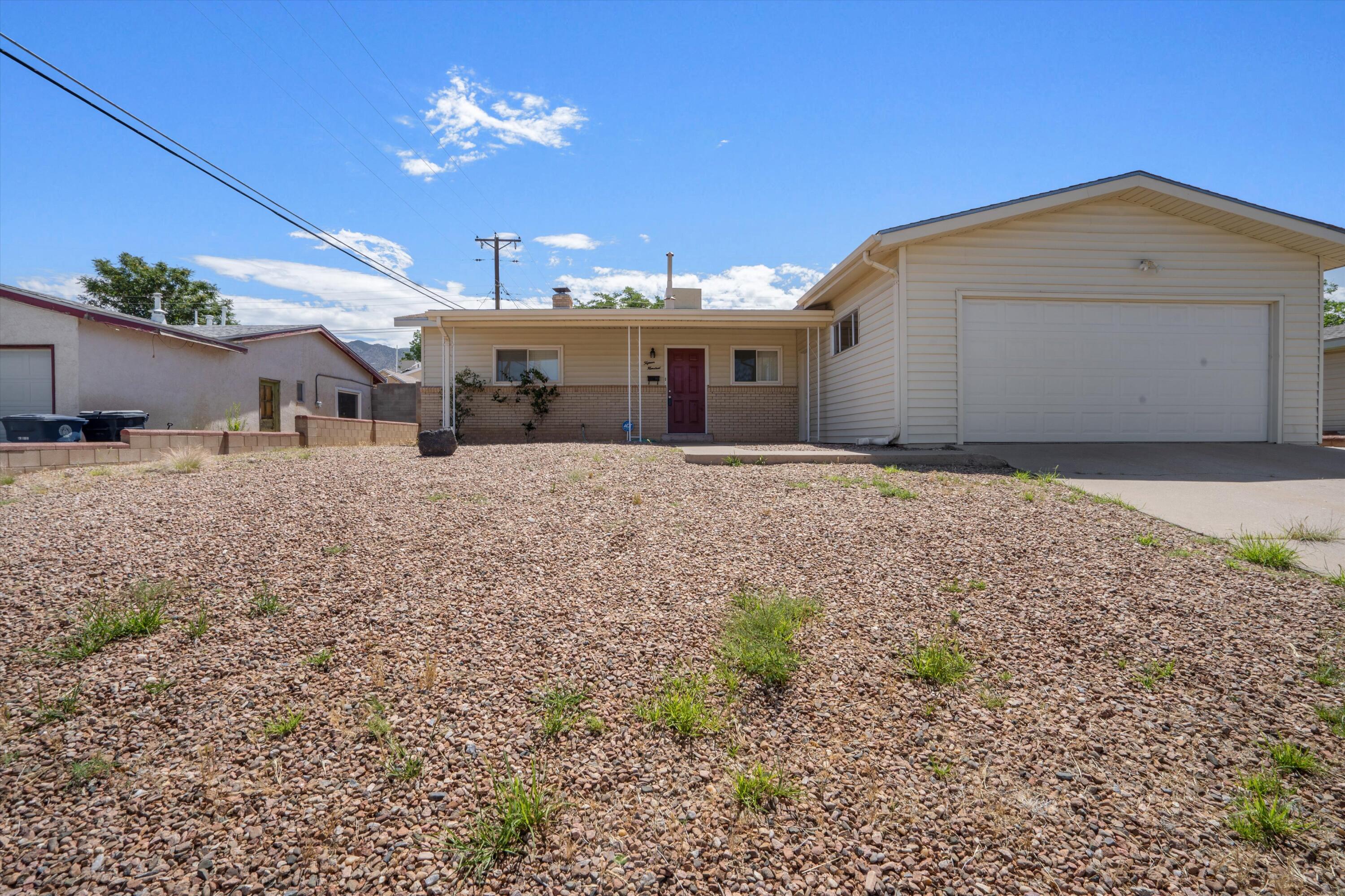 1500 MARTHA Street NE