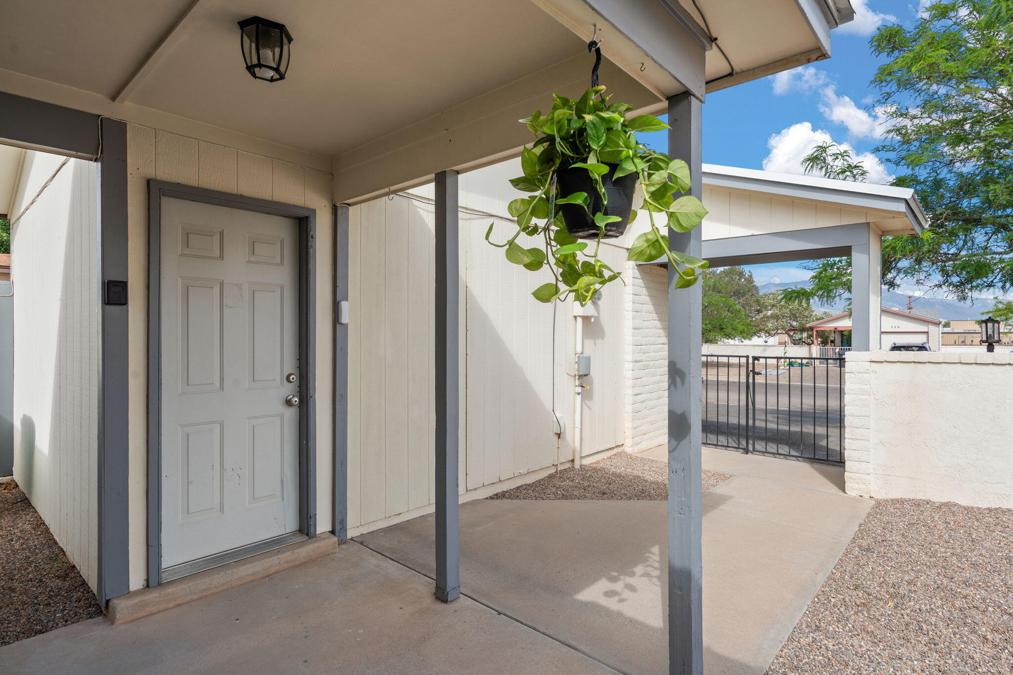 121 PEARL Drive NE