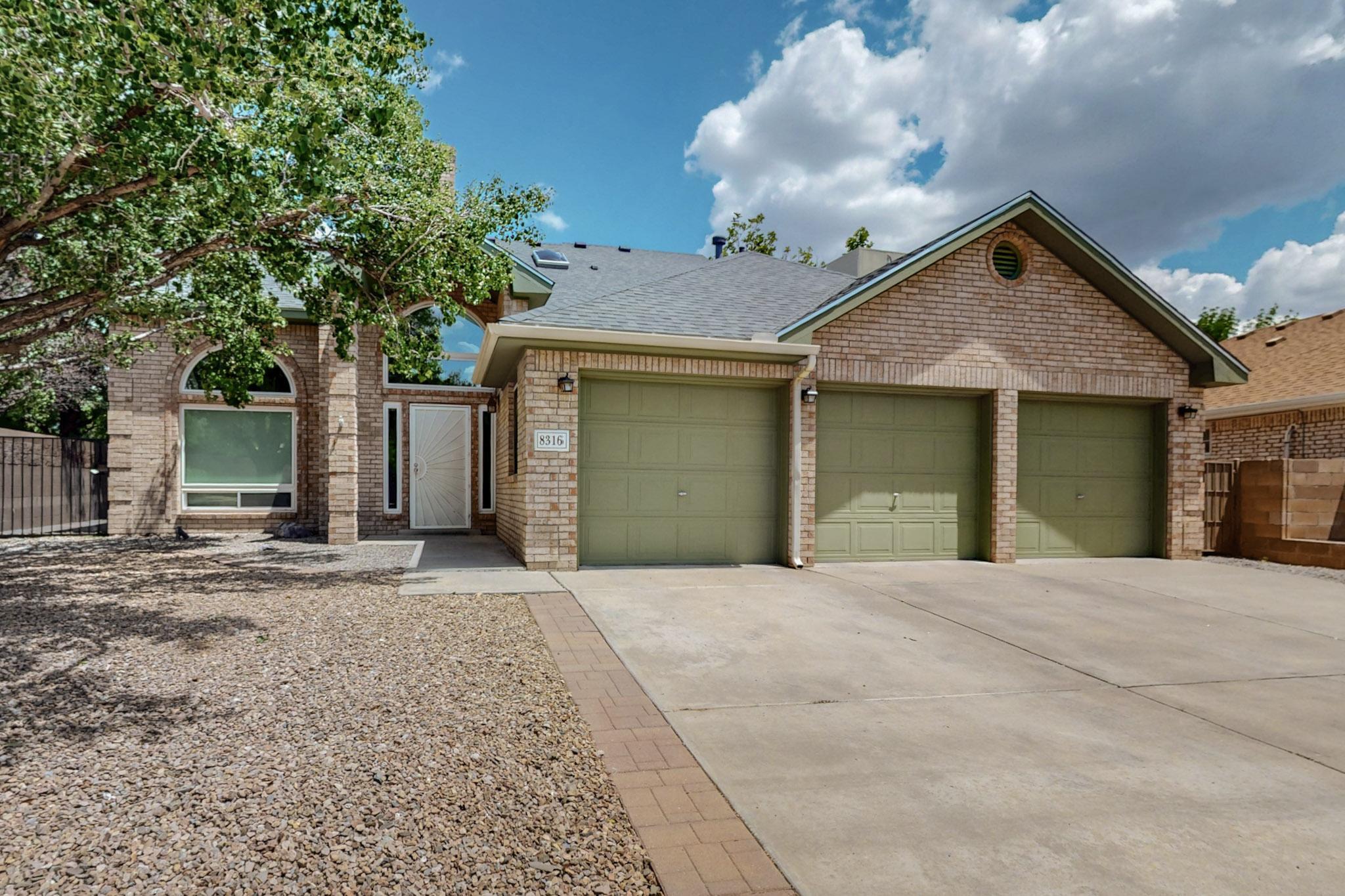 8316 CALLE PRIMERA NW