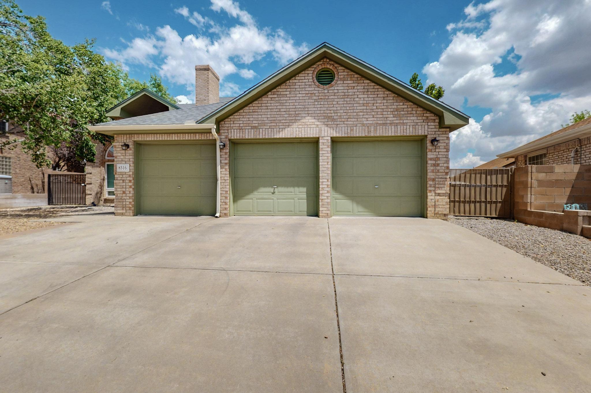 8316 CALLE PRIMERA NW