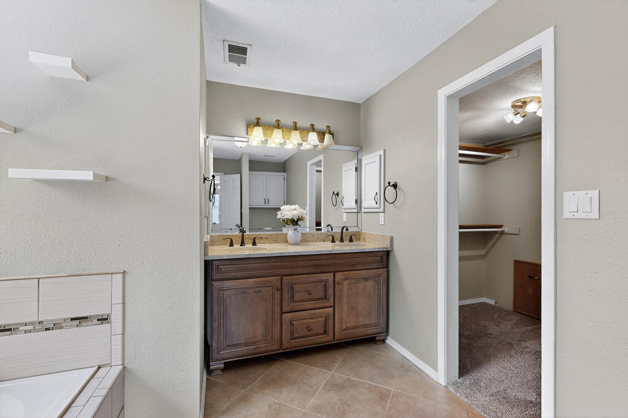 8316 CALLE PRIMERA NW
