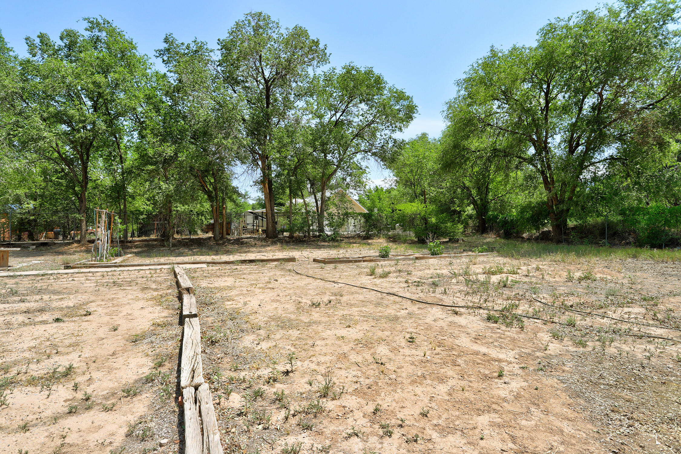 511 ALAMEDA Boulevard NW