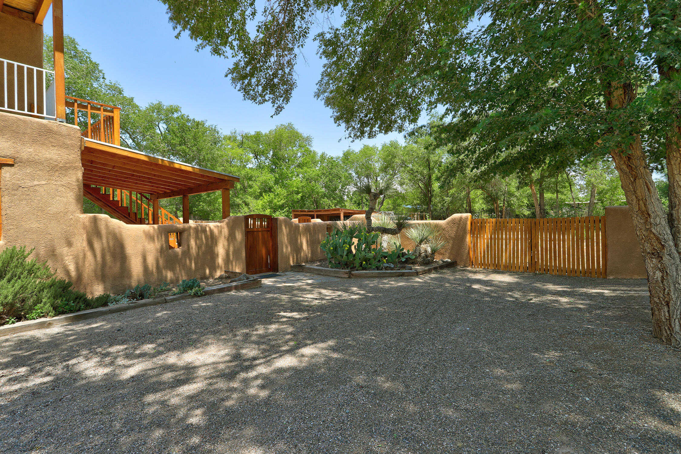 511 ALAMEDA Boulevard NW