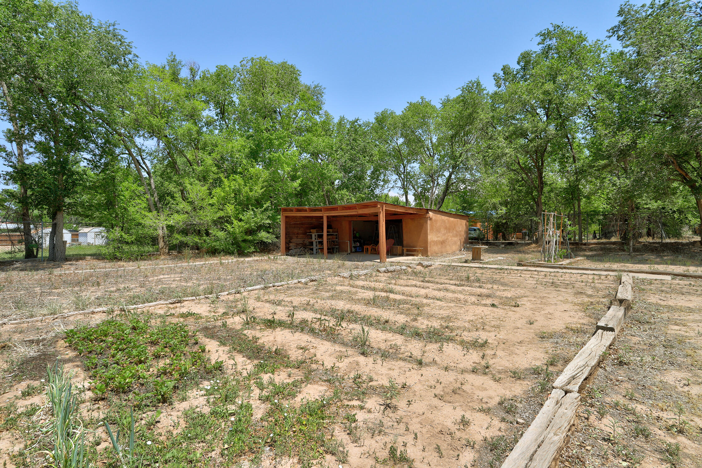 511 ALAMEDA Boulevard NW