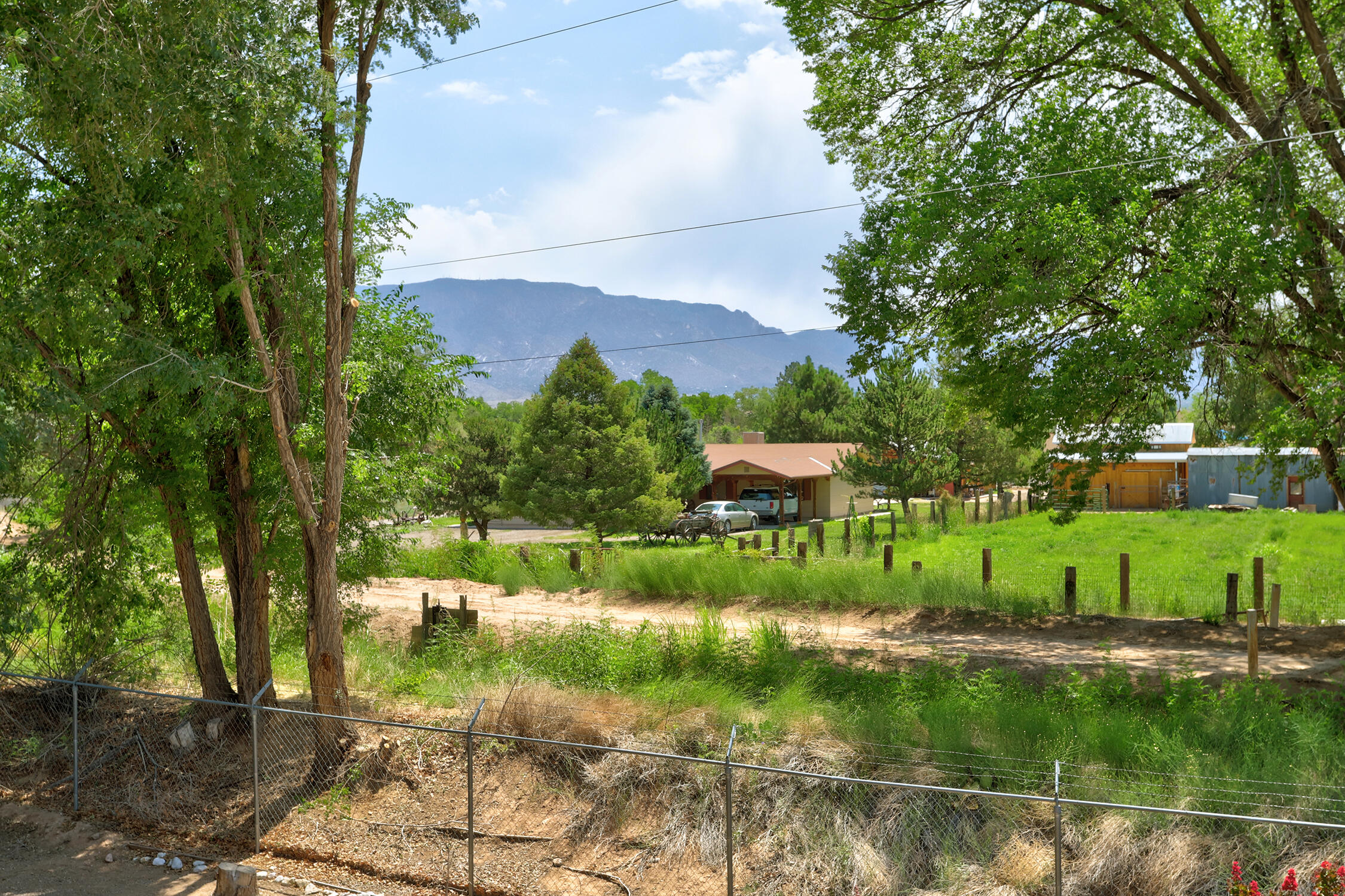 511 ALAMEDA Boulevard NW