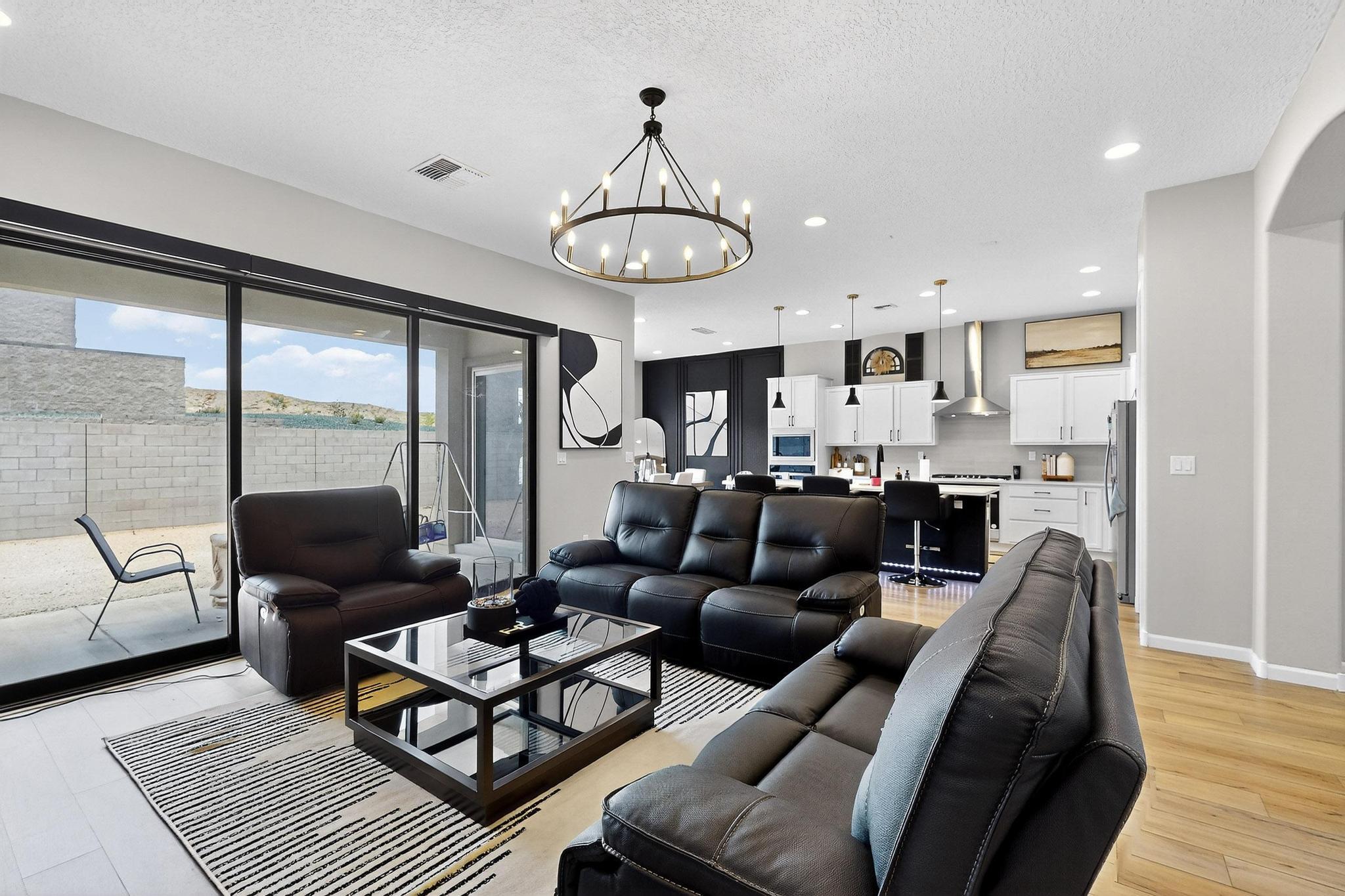 1723 MOUNT HOOD Trail NW