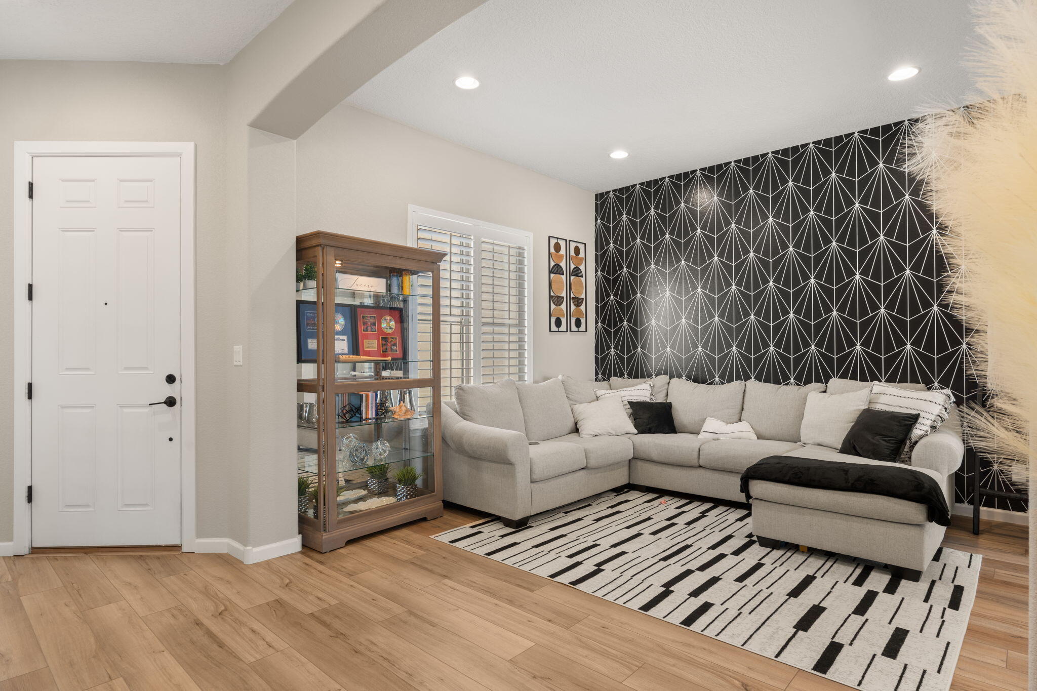 1723 MOUNT HOOD Trail NW