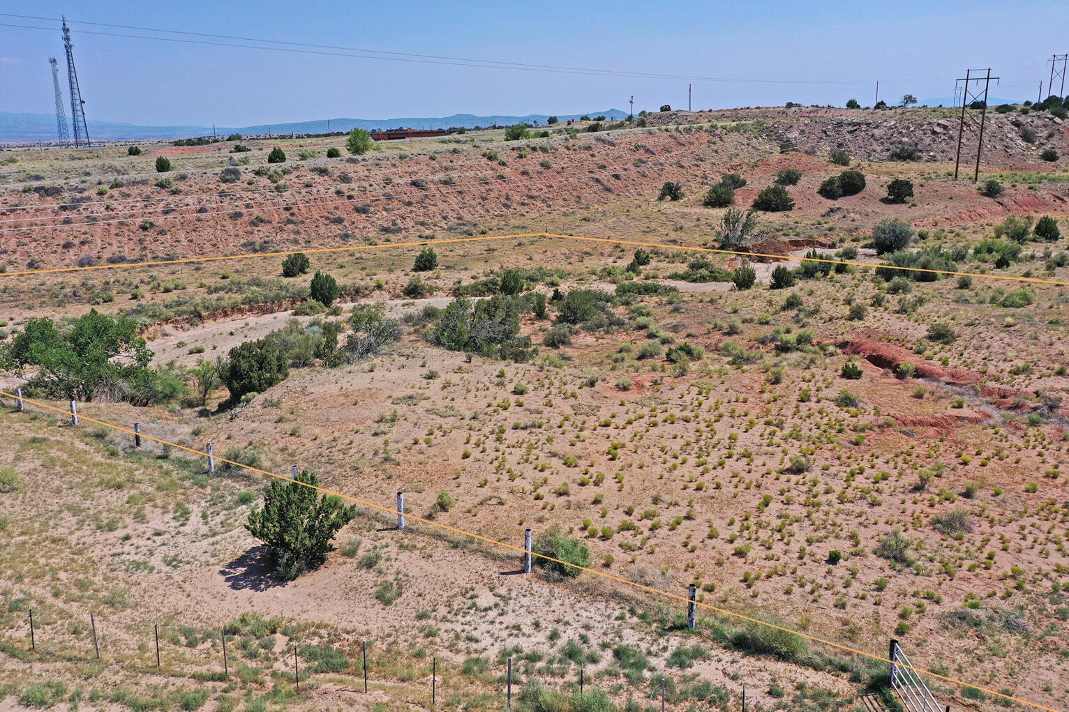 L 3 B 5 E Frontage Rd
