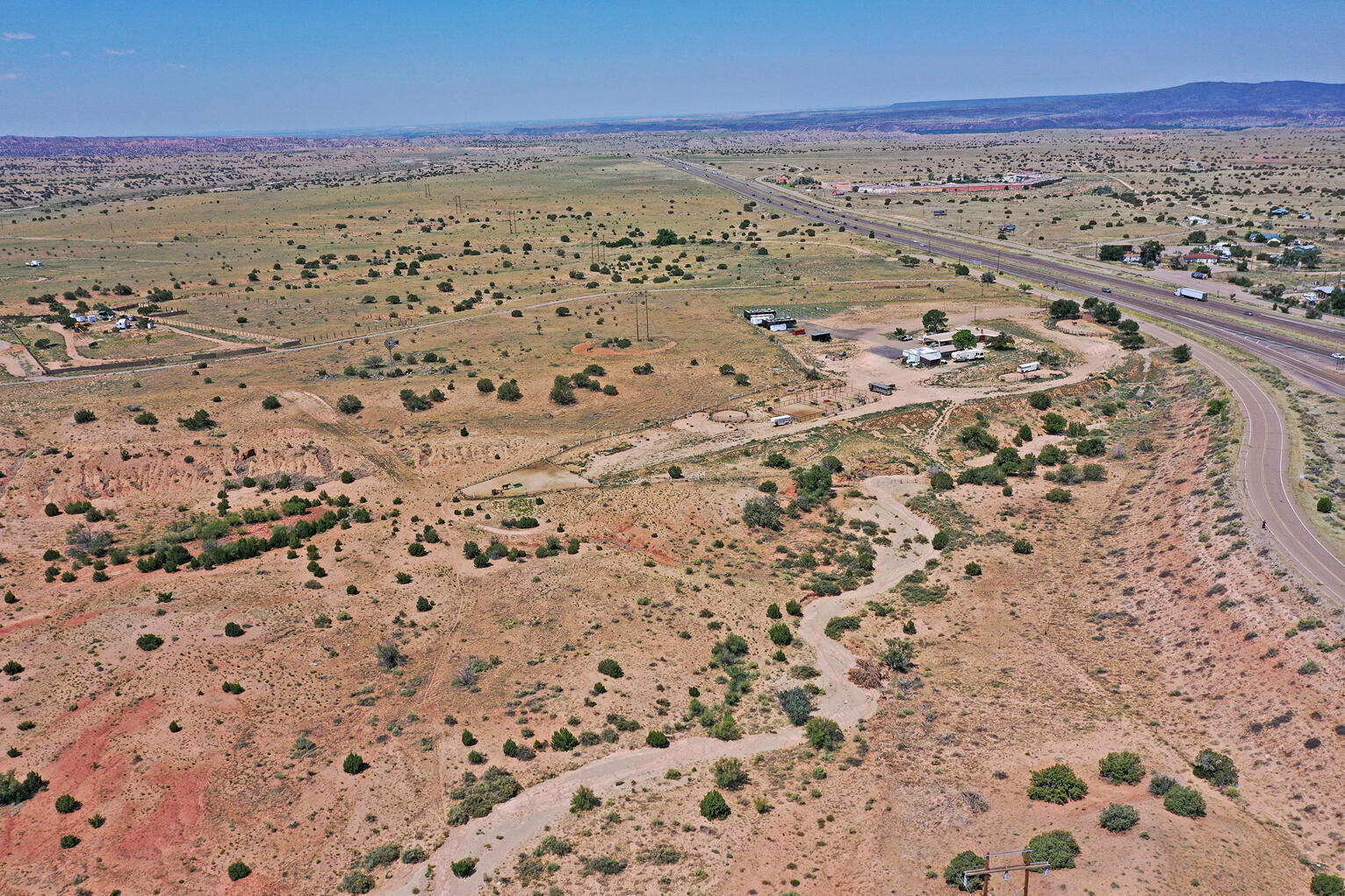 L 3 B 5 E Frontage Rd